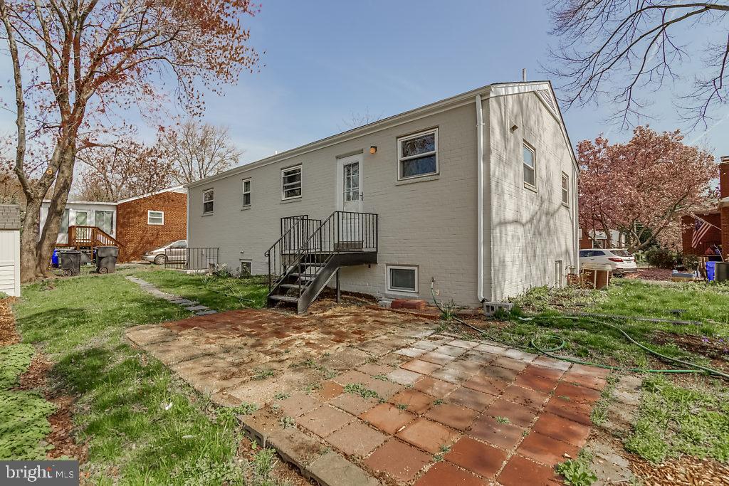 BRANDON VILLAGE - Residential Lease