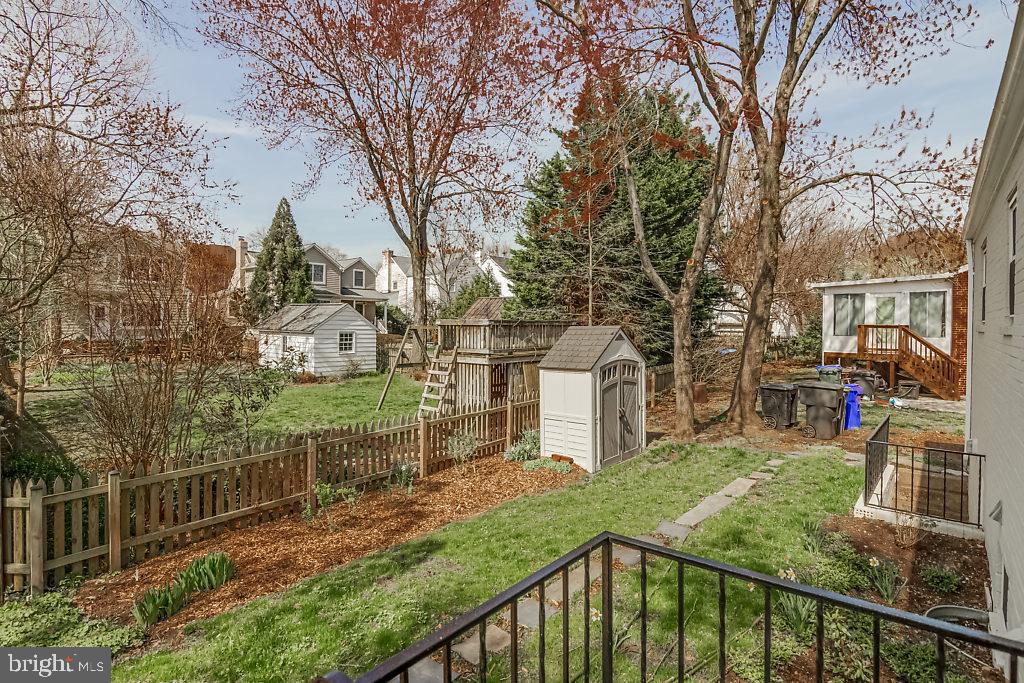 BRANDON VILLAGE - Residential Lease