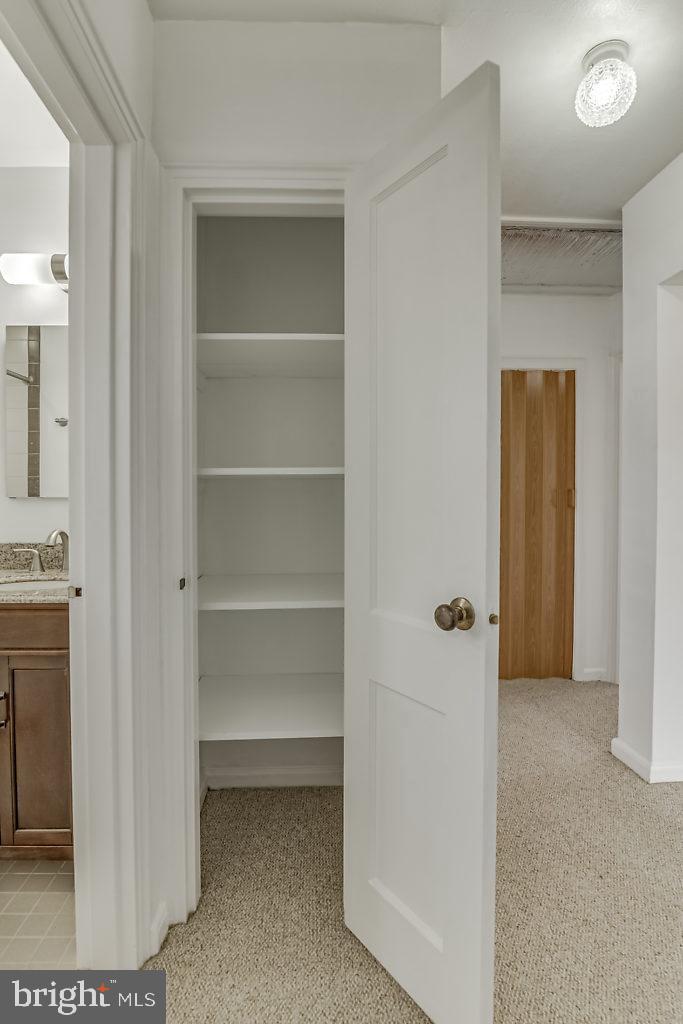 BRANDON VILLAGE - Residential Lease