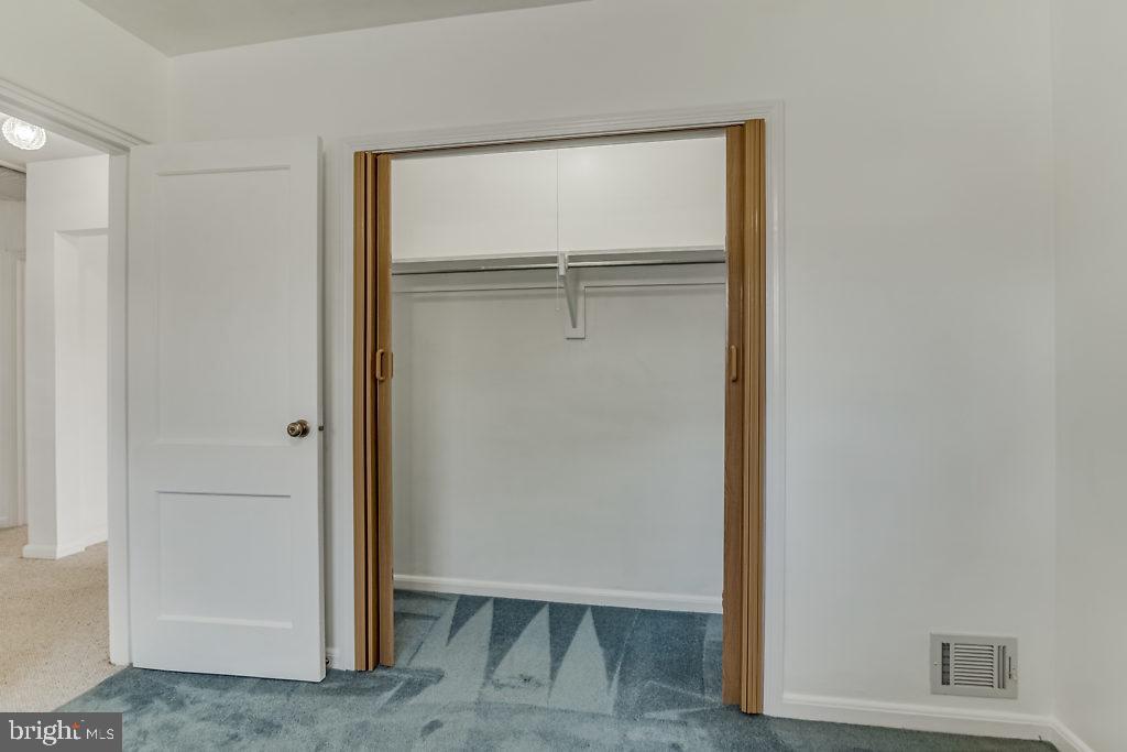 BRANDON VILLAGE - Residential Lease