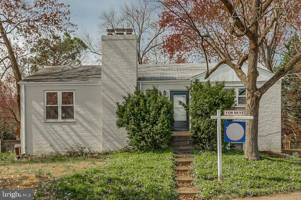 BRANDON VILLAGE - Residential Lease