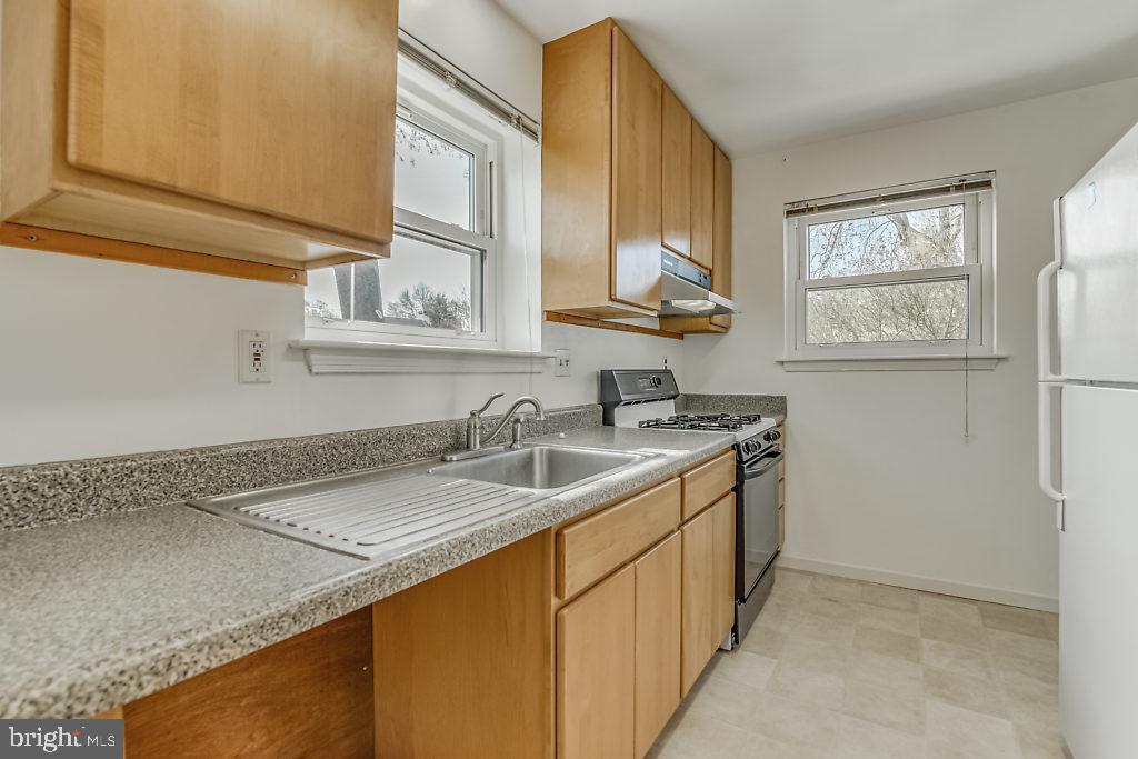 BRANDON VILLAGE - Residential Lease