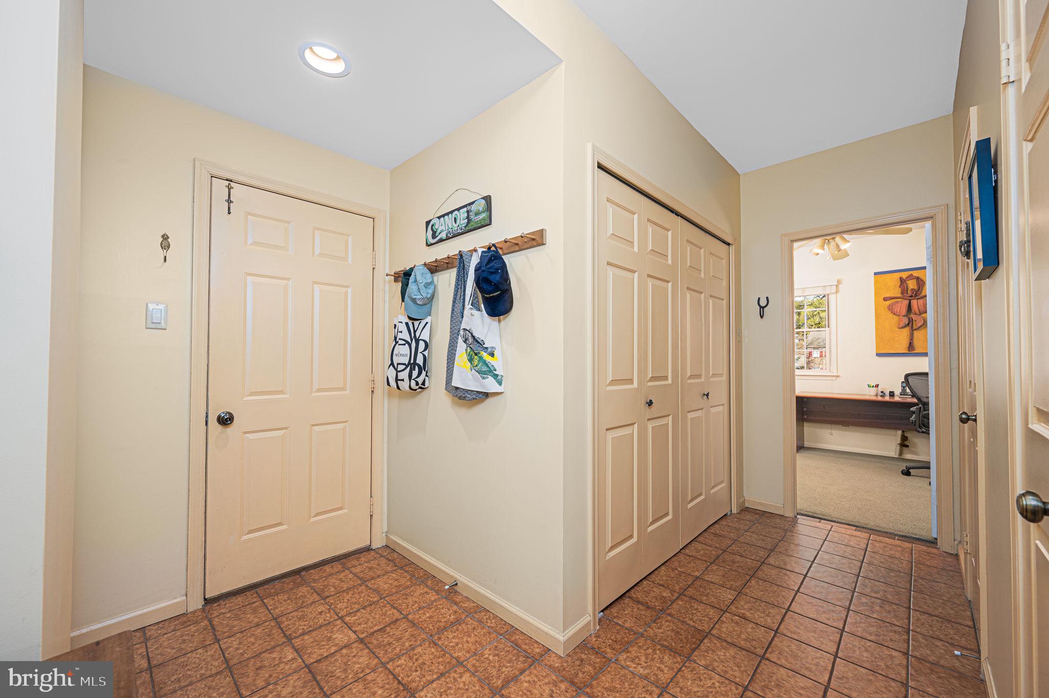 MIRROR LAKE FARMS - Residential