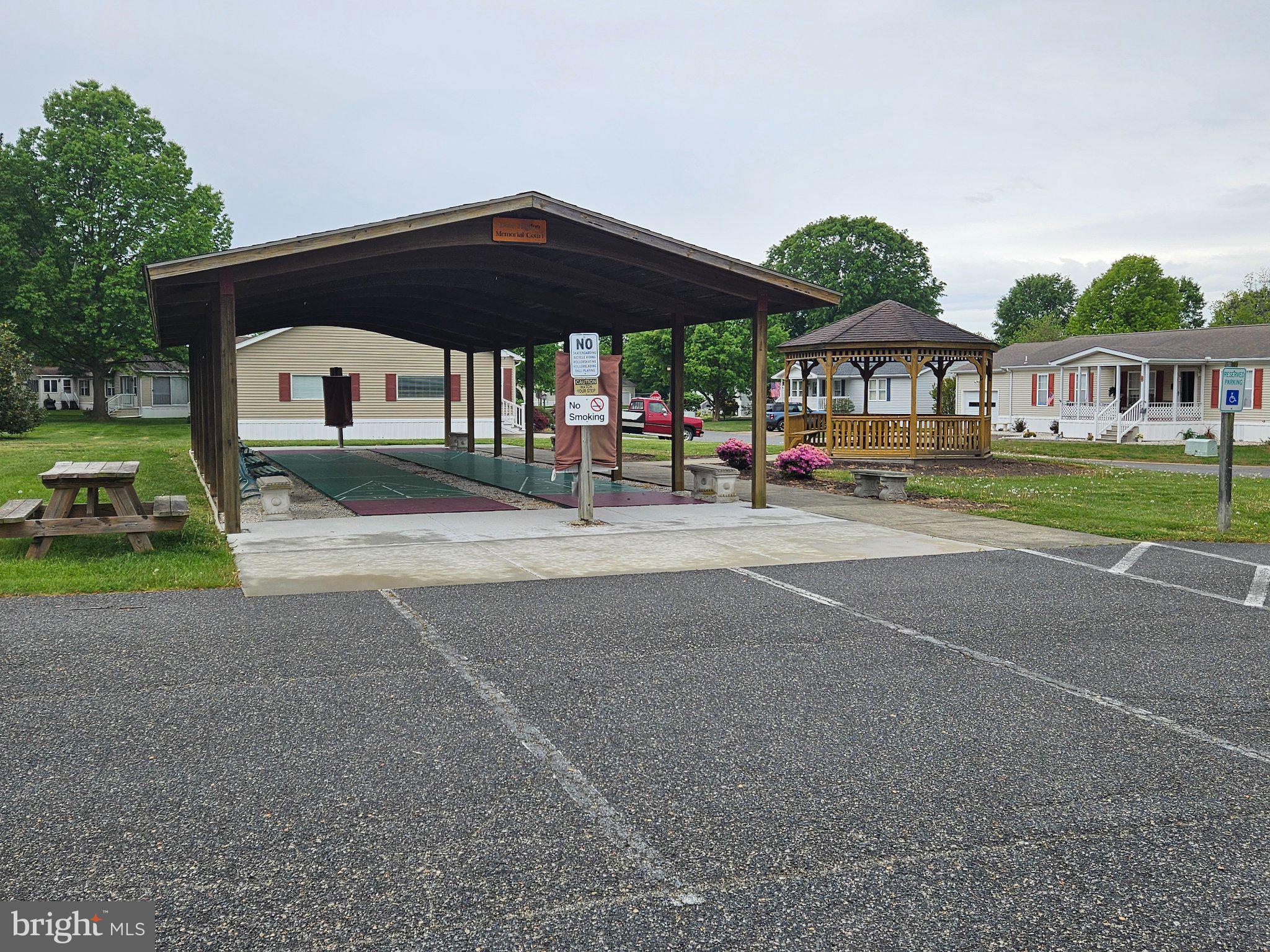 HYDE PARK - Residential