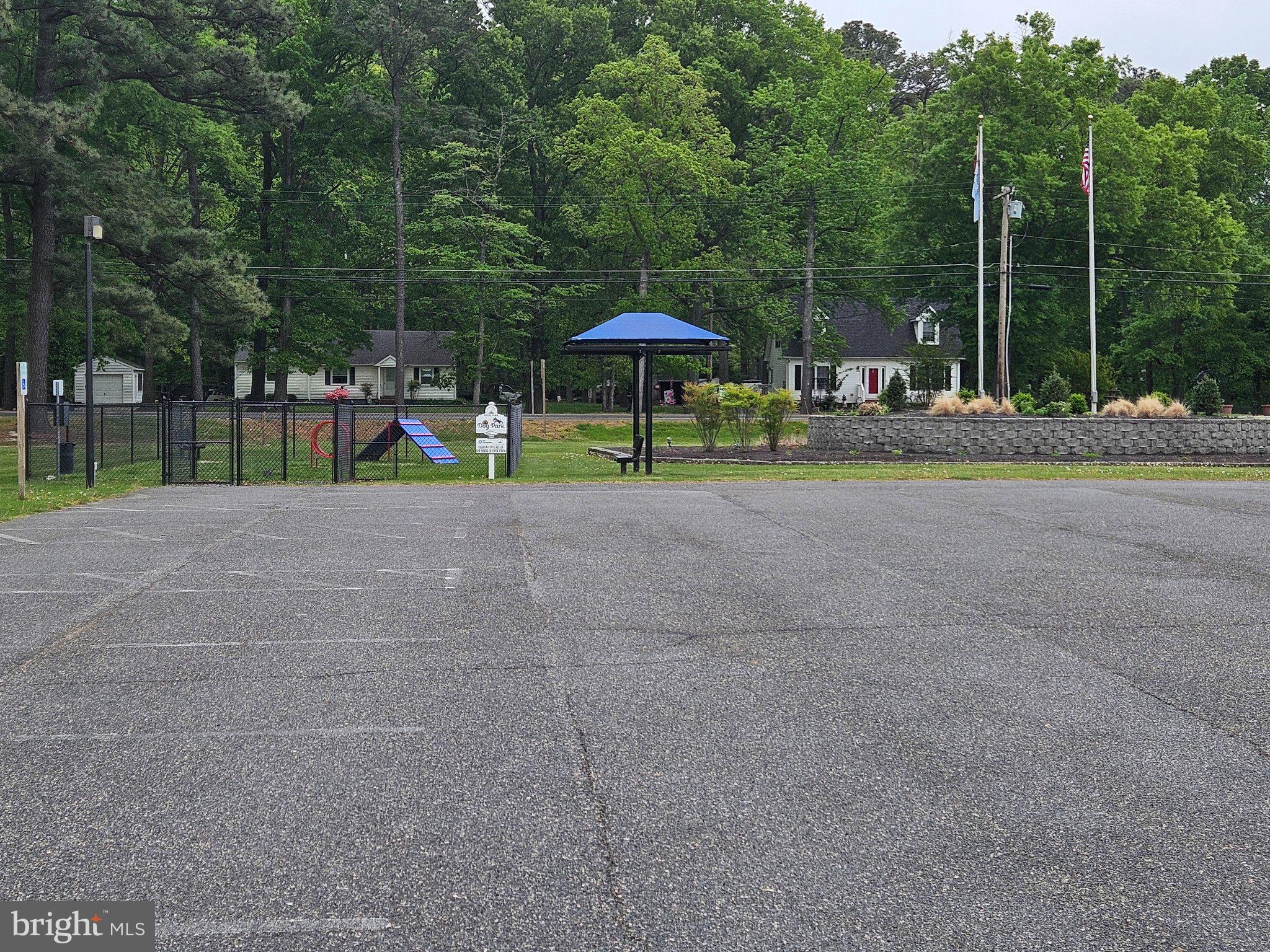 HYDE PARK - Residential