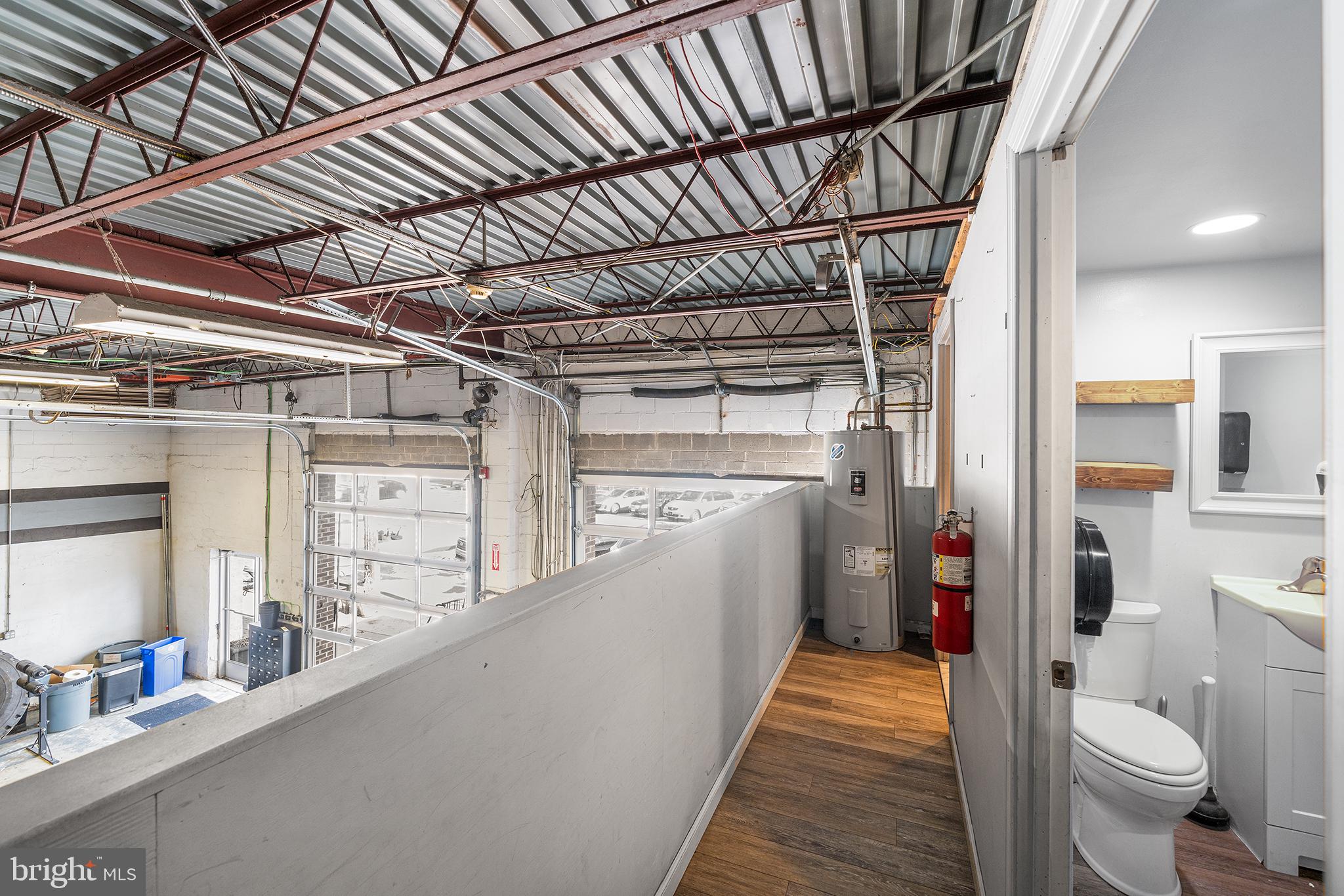 BELLA VISTA - Commercial Lease