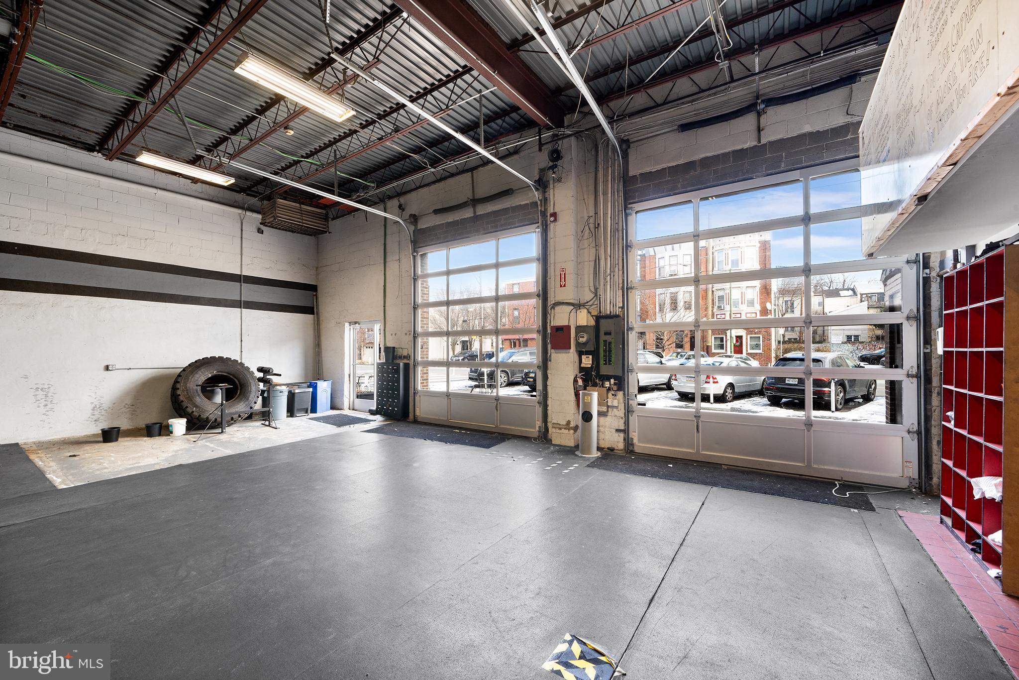 BELLA VISTA - Commercial Lease