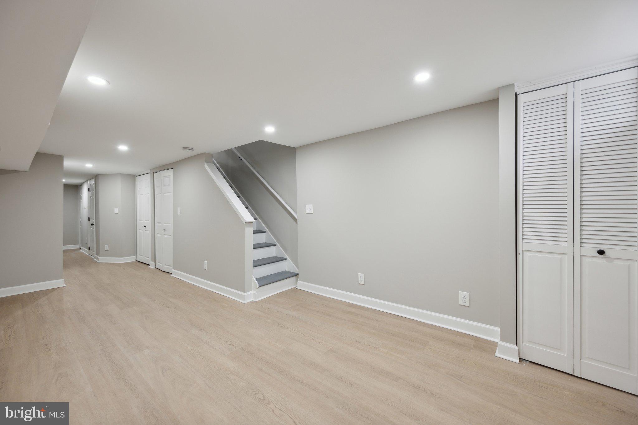 WASHINGTON VILLAGE - Residential