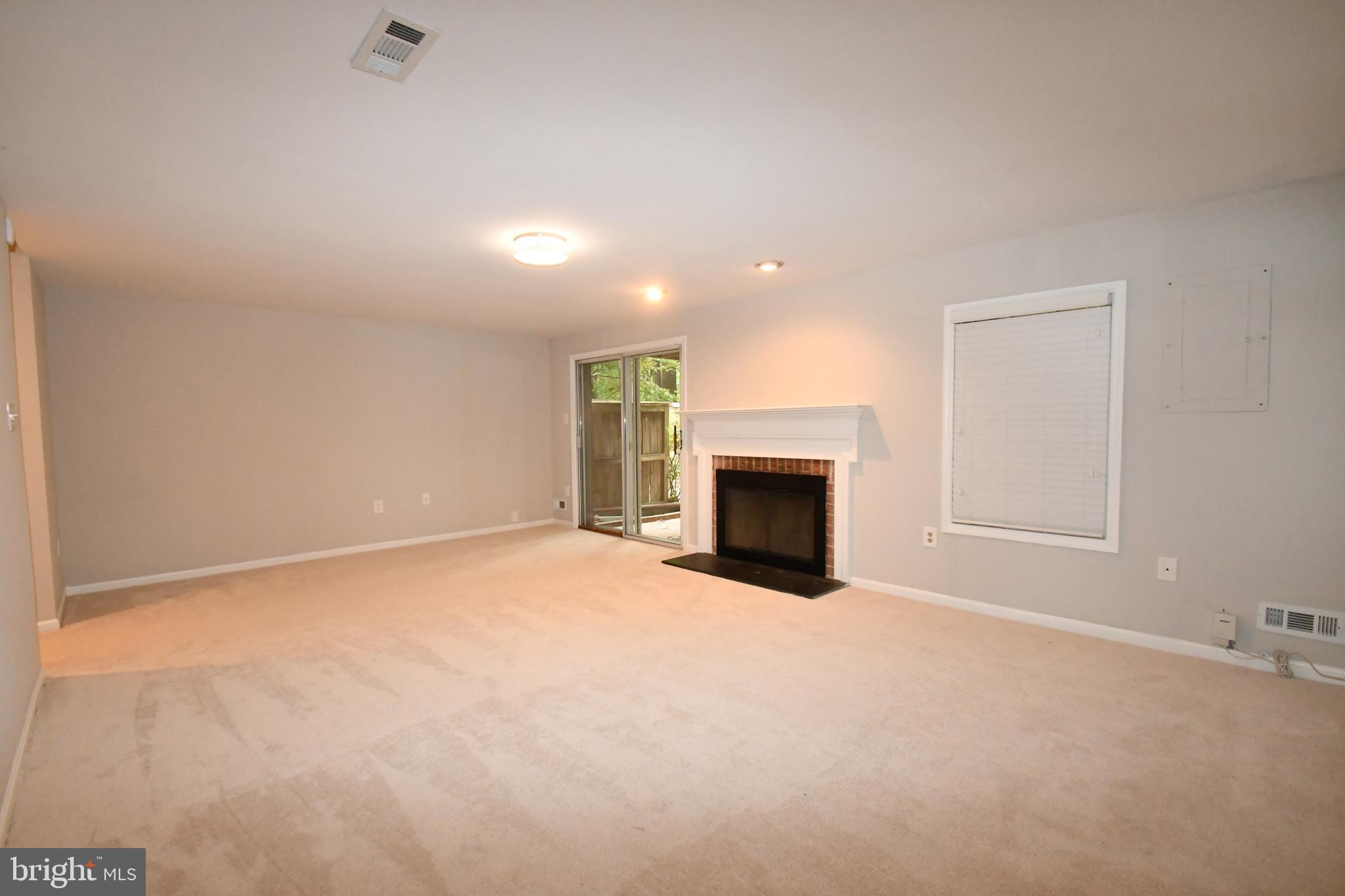 WILLOW CREEK - Residential Lease