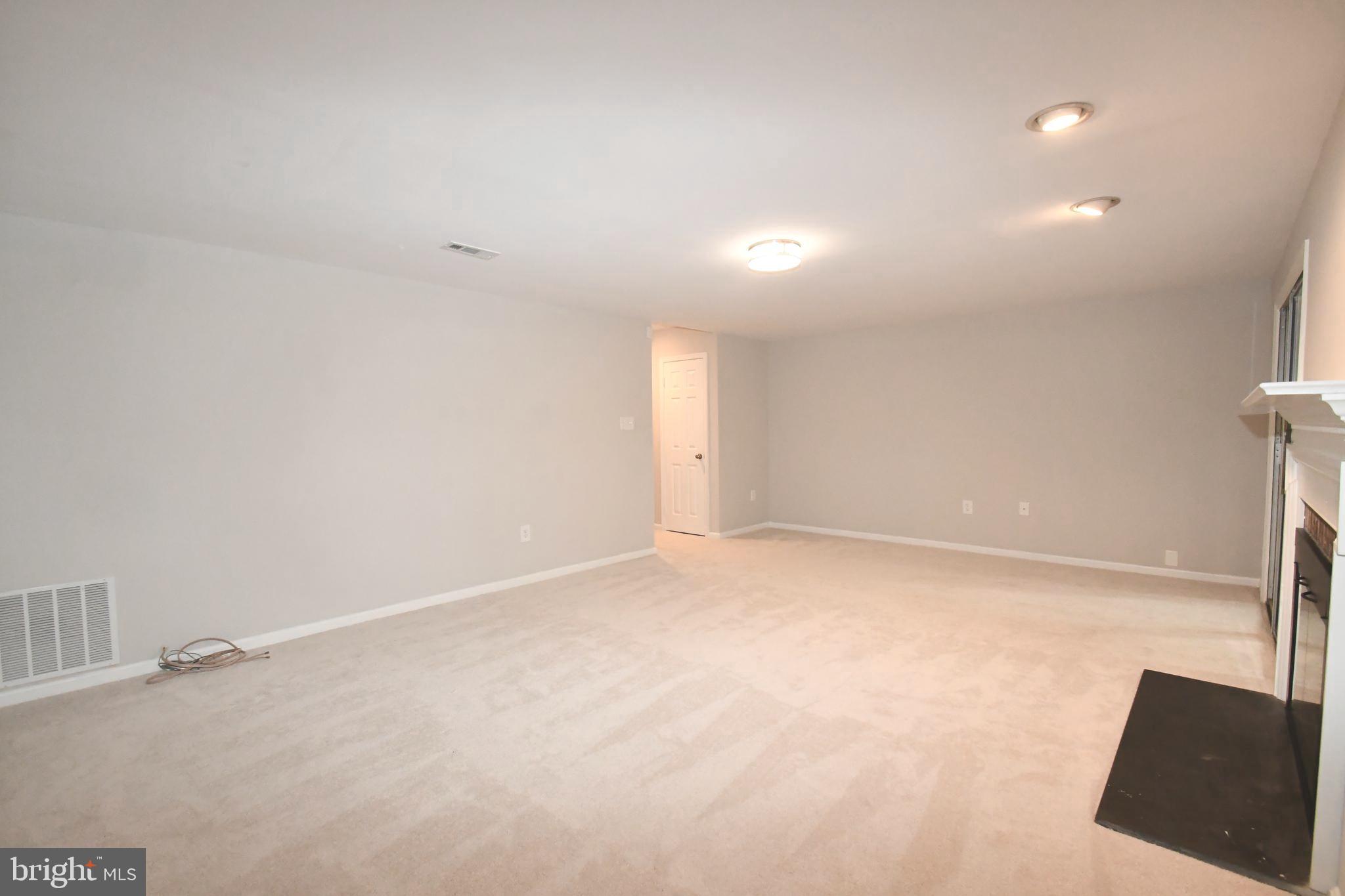 WILLOW CREEK - Residential Lease