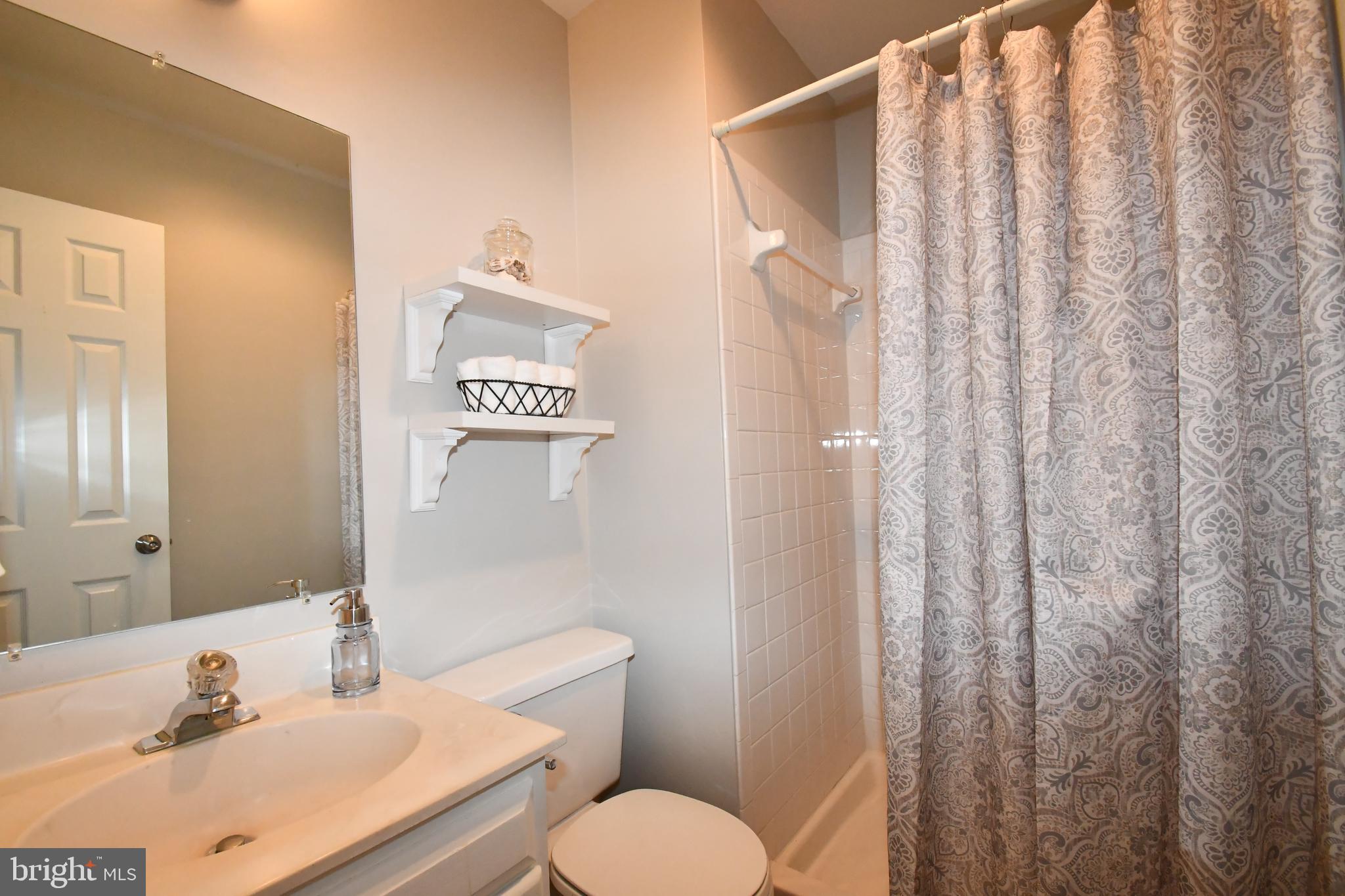 WILLOW CREEK - Residential Lease