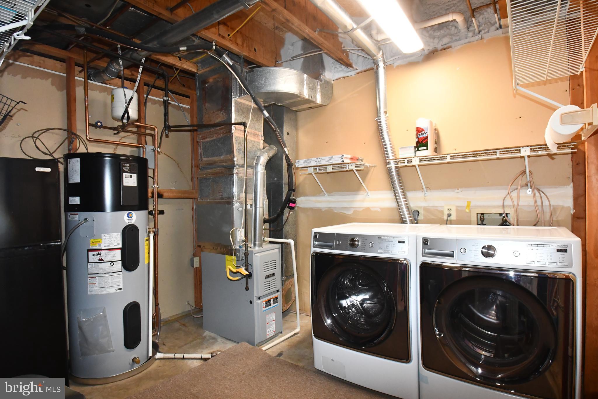 WILLOW CREEK - Residential Lease