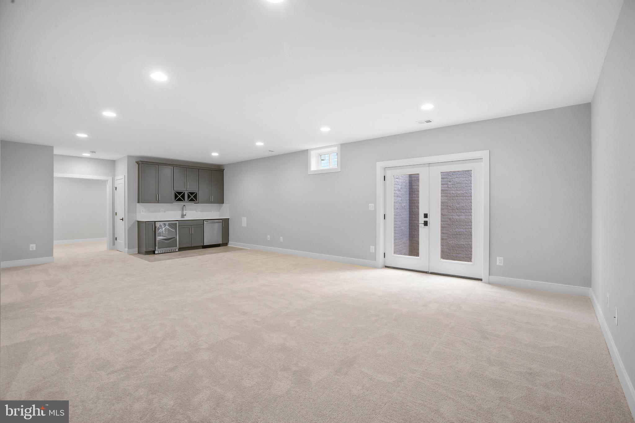 WEST VIENNA WOODS - Residential