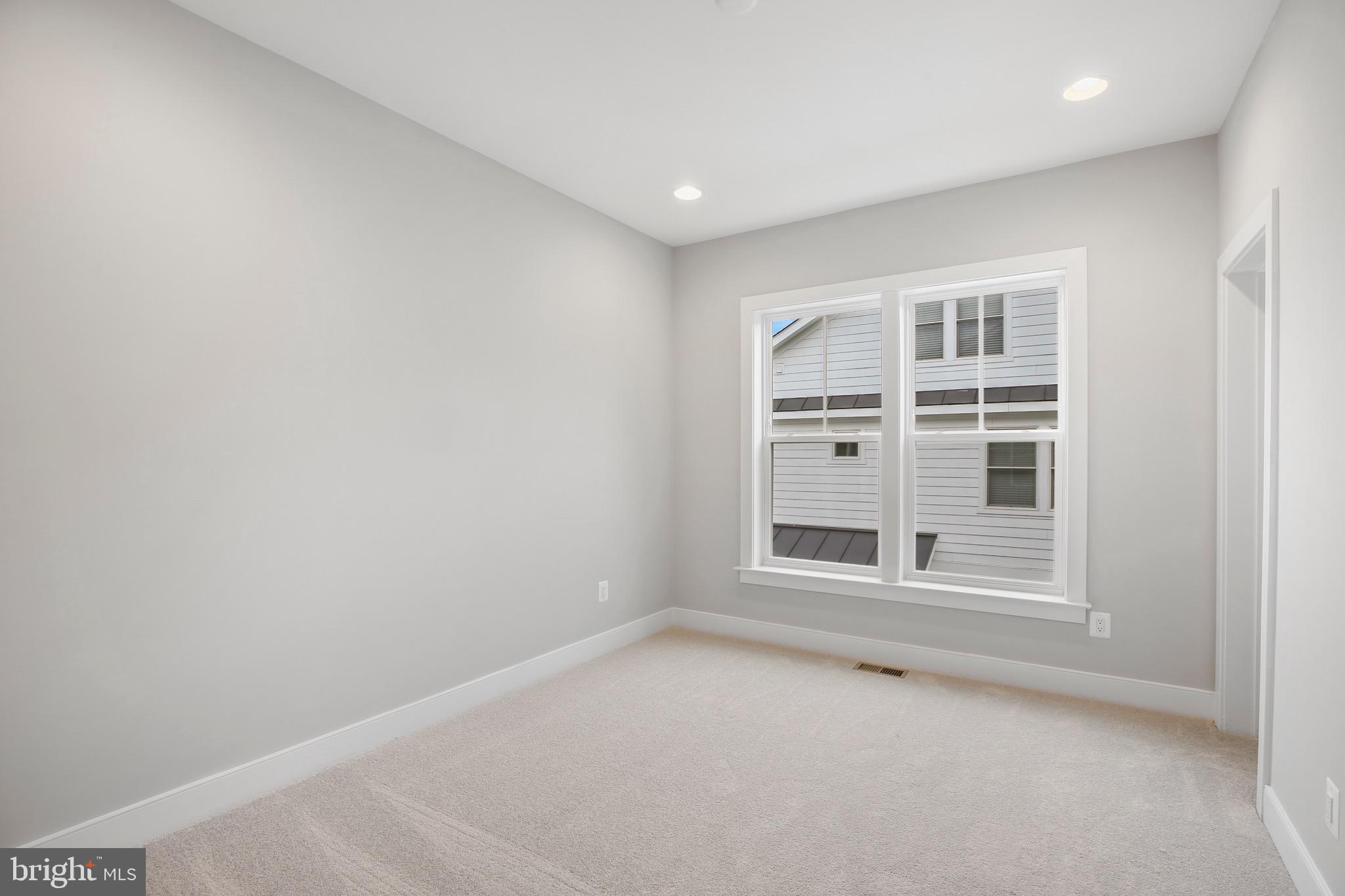 WEST VIENNA WOODS - Residential