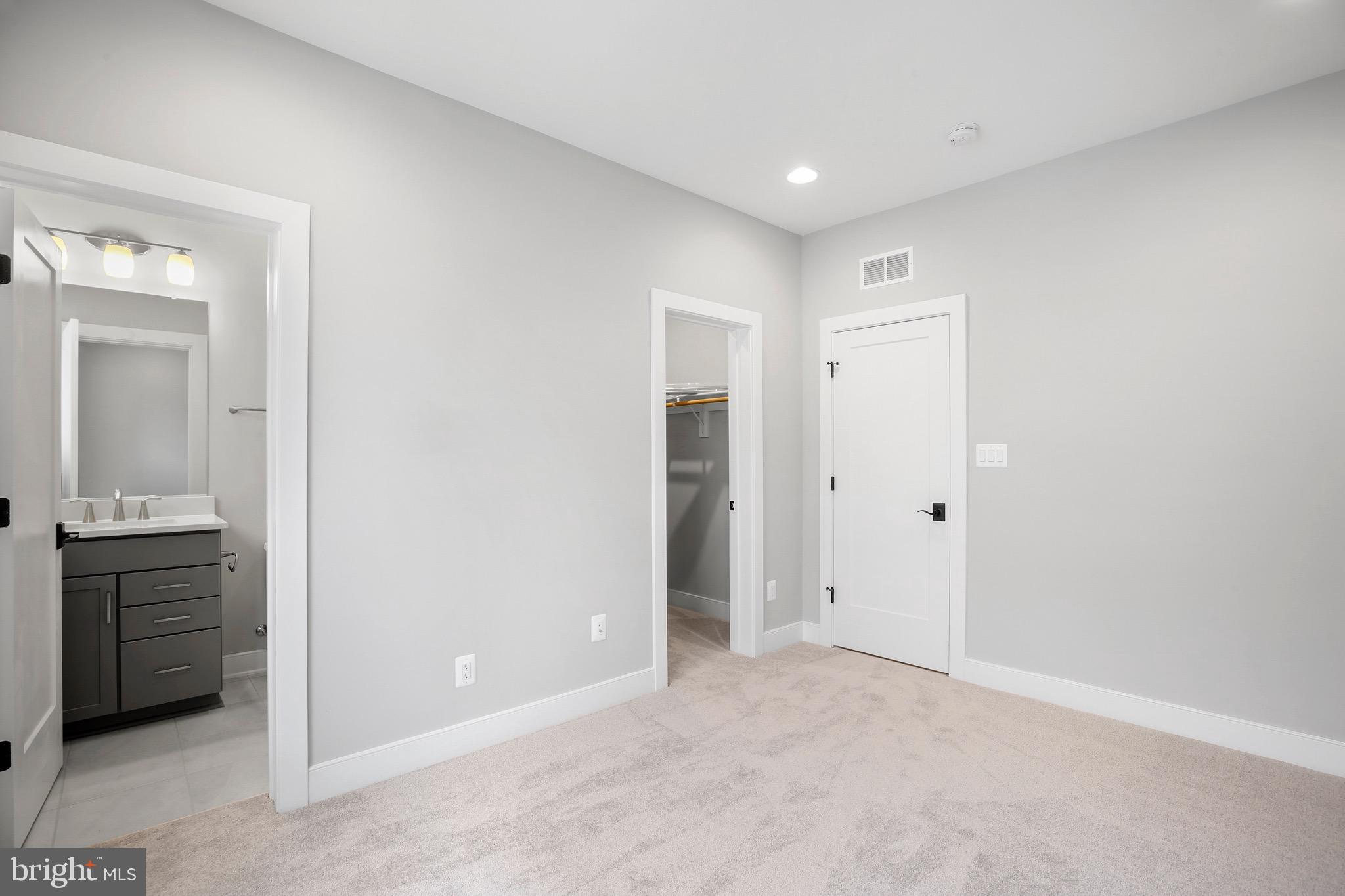 WEST VIENNA WOODS - Residential