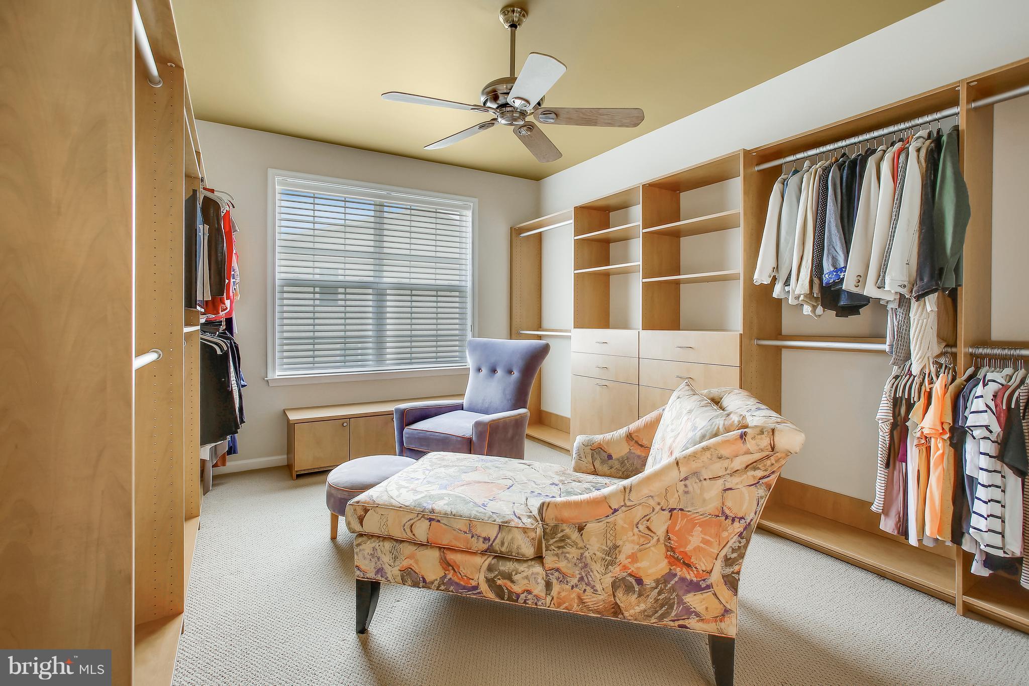 TOWNES CONDOMINIUMS - Residential