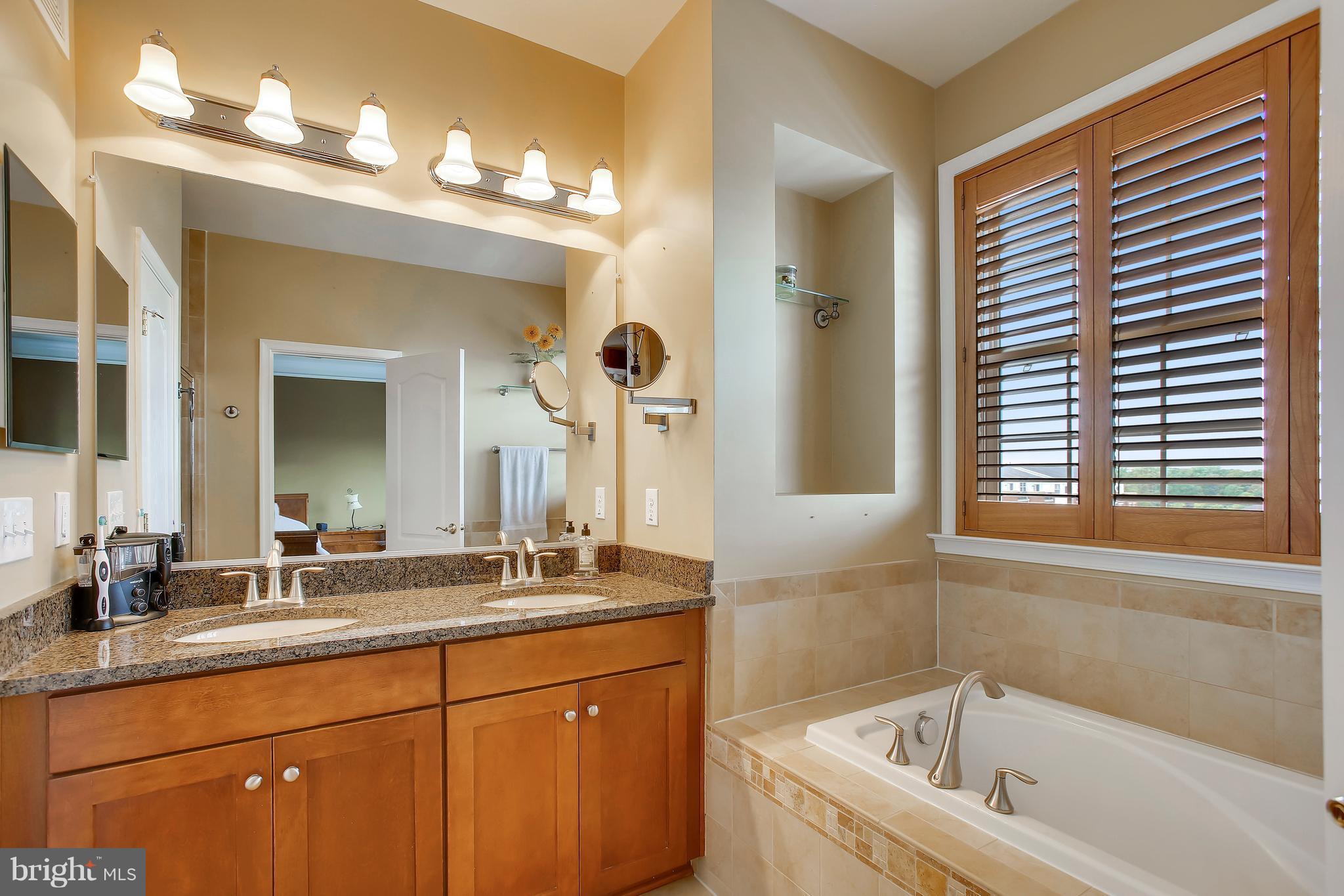 TOWNES CONDOMINIUMS - Residential