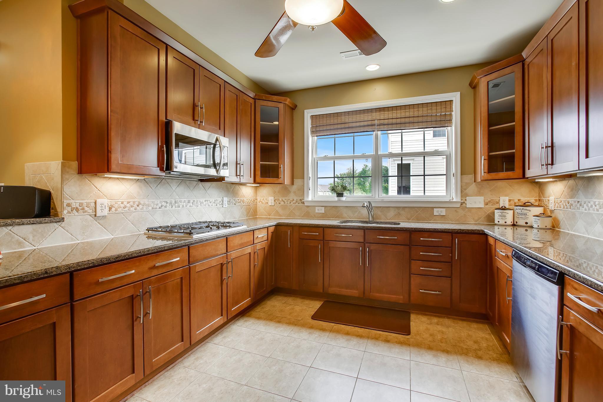 TOWNES CONDOMINIUMS - Residential