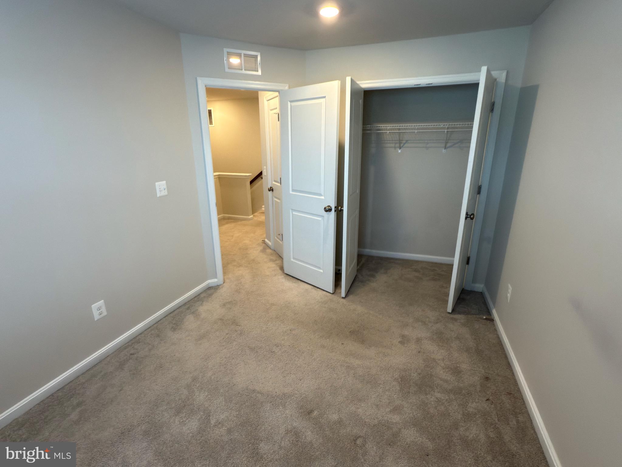 SENSENY VILLAGE - Residential