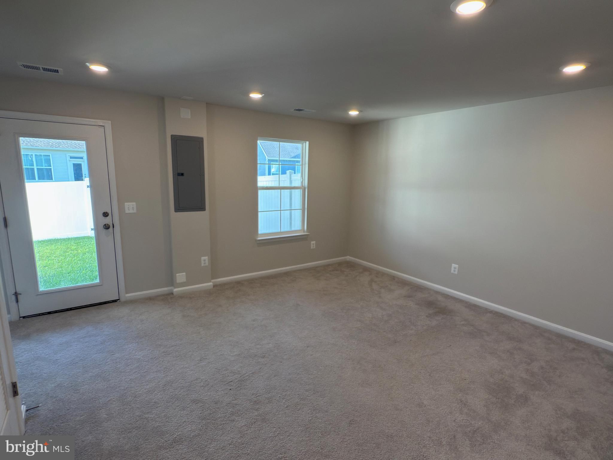 SENSENY VILLAGE - Residential