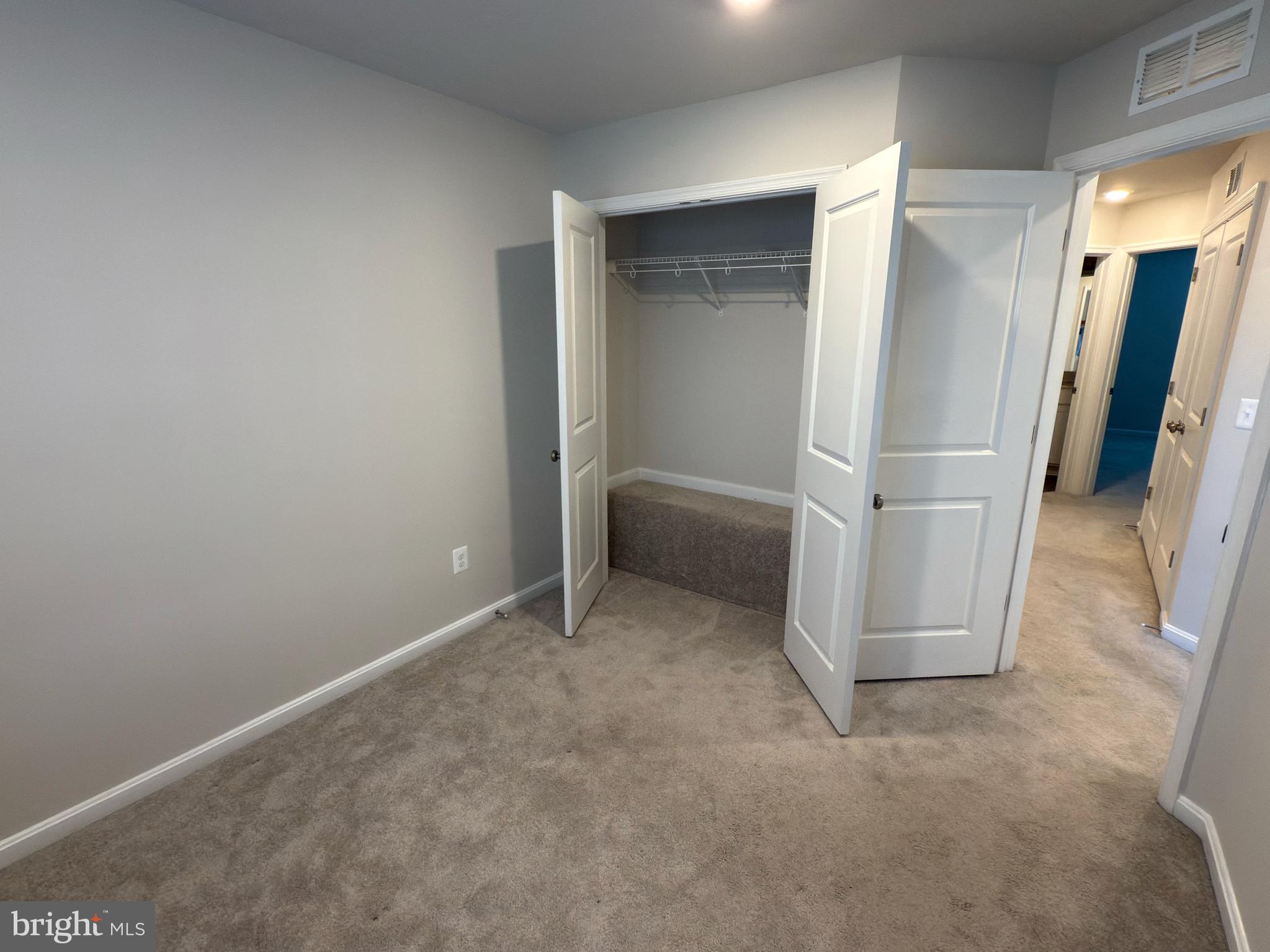 SENSENY VILLAGE - Residential