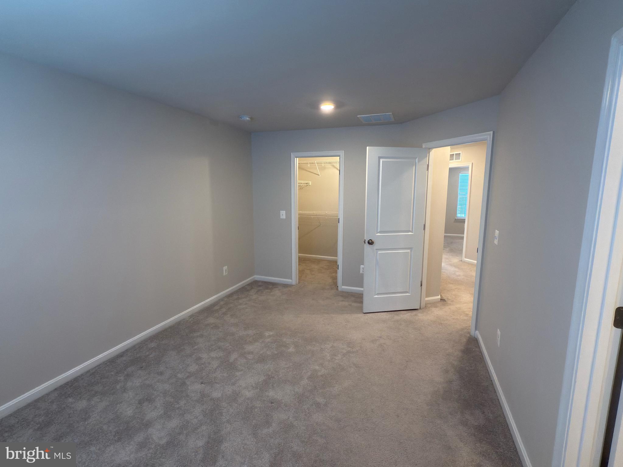 SENSENY VILLAGE - Residential