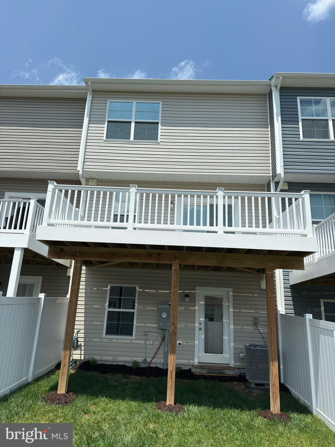 SENSENY VILLAGE - Residential