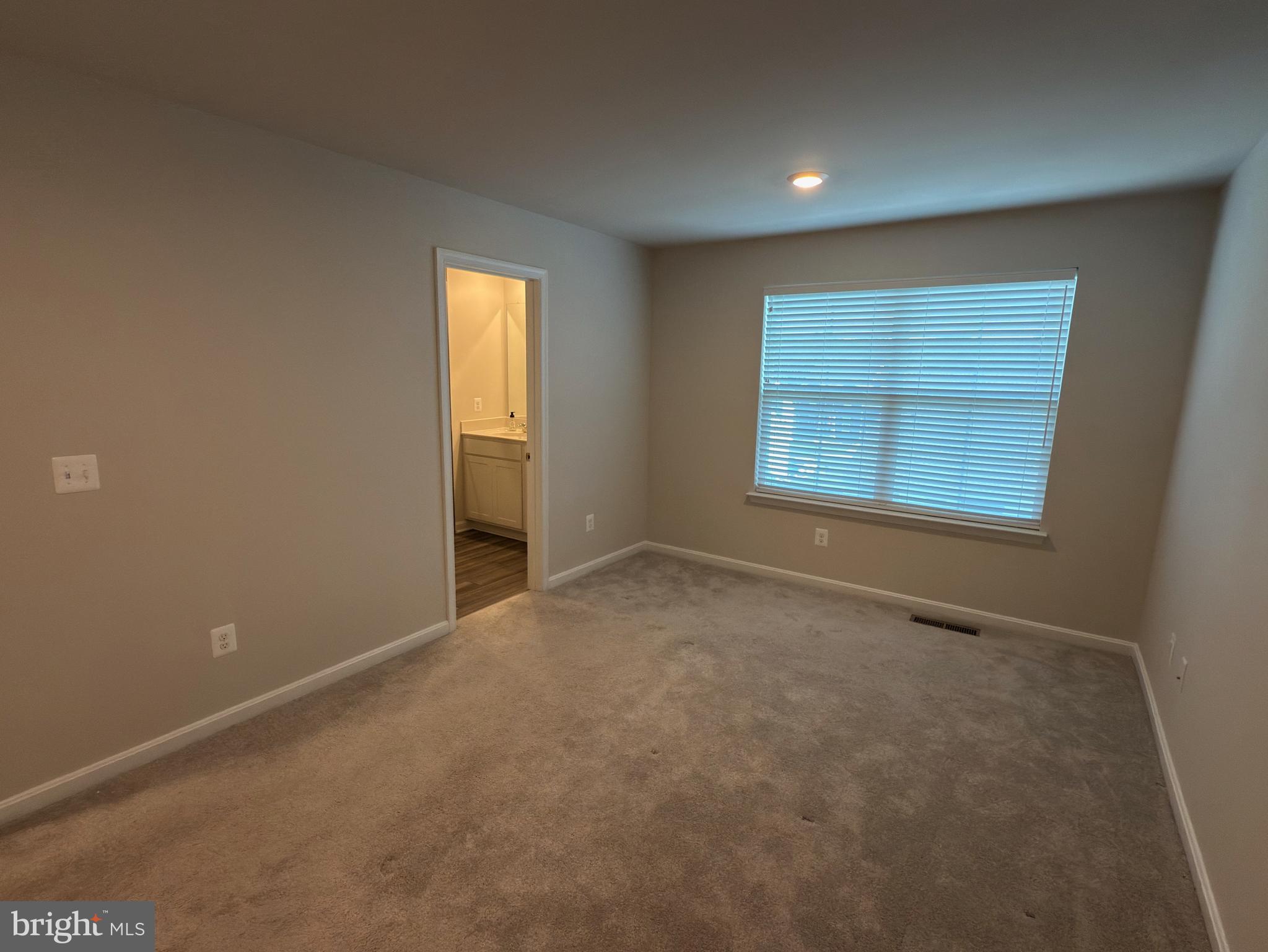 SENSENY VILLAGE - Residential