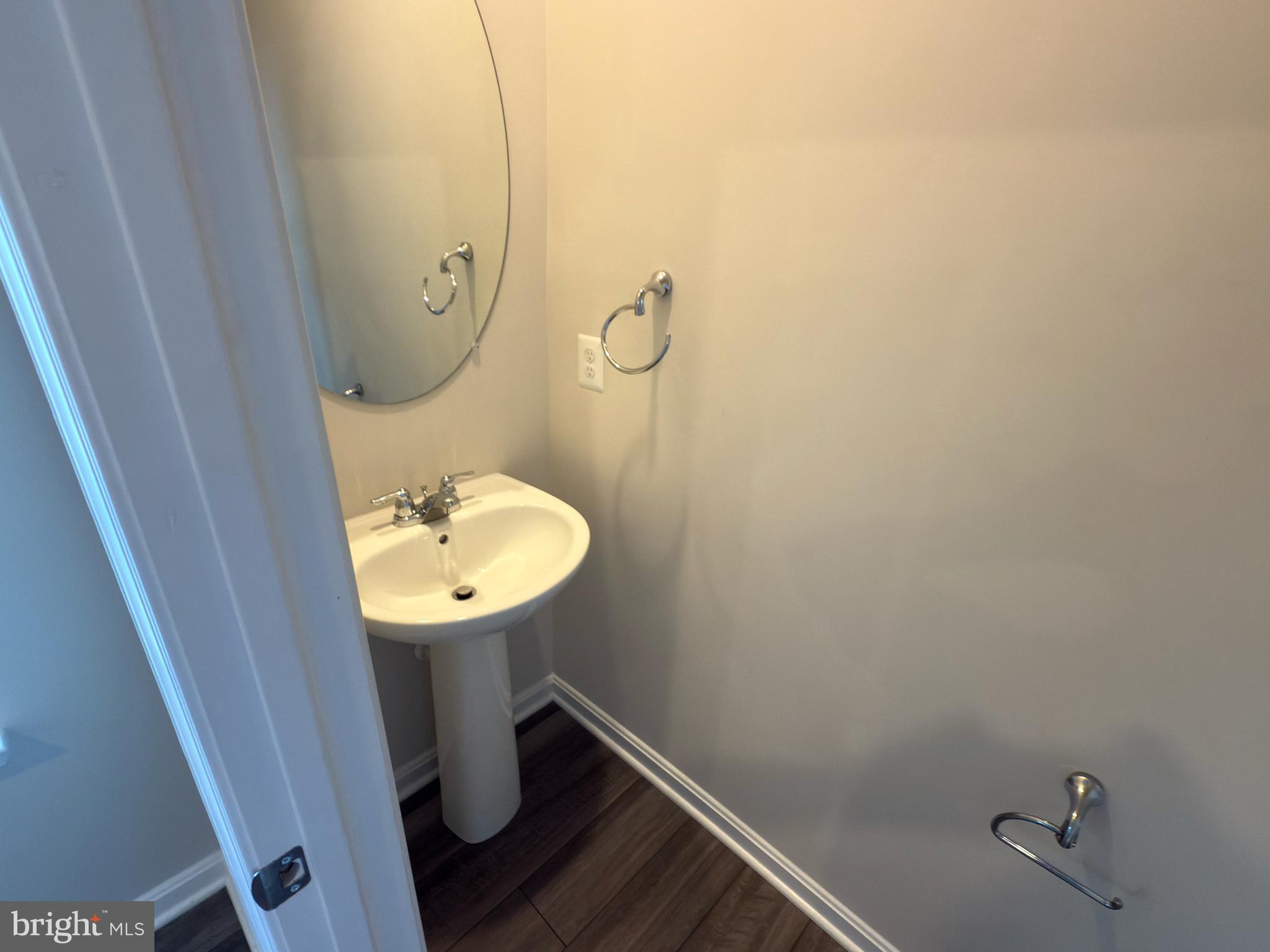 SENSENY VILLAGE - Residential