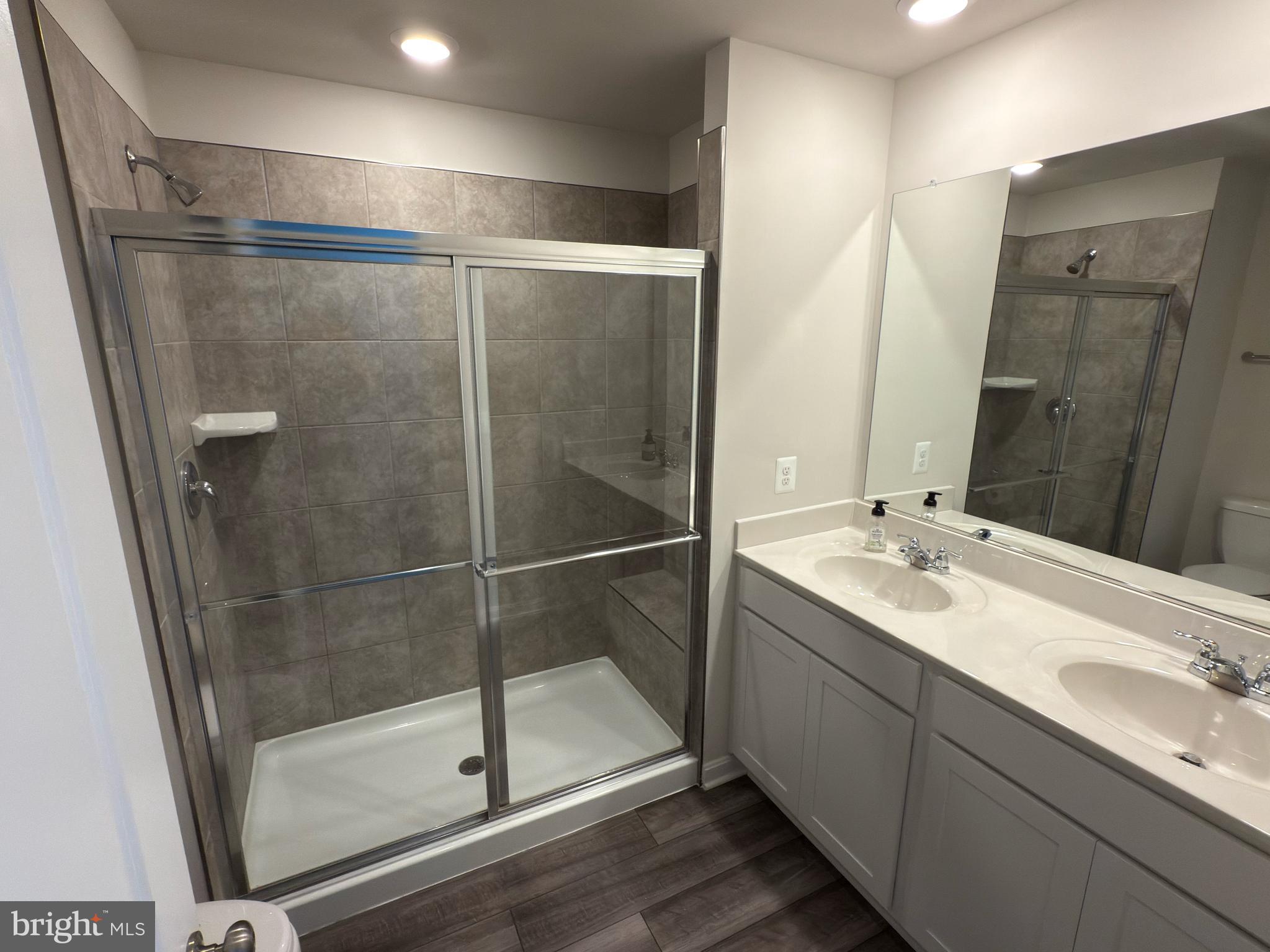 SENSENY VILLAGE - Residential