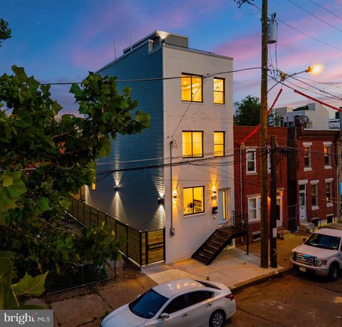 Townhouse For Sale - 2641 Martha Street<br/> PHILADELPHIA, PA 19125
