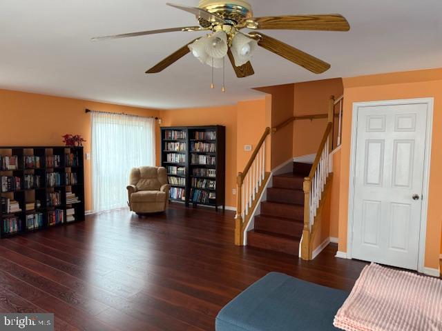 SPRING KNOLL - Residential