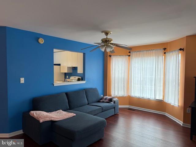 SPRING KNOLL - Residential