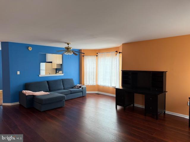 SPRING KNOLL - Residential