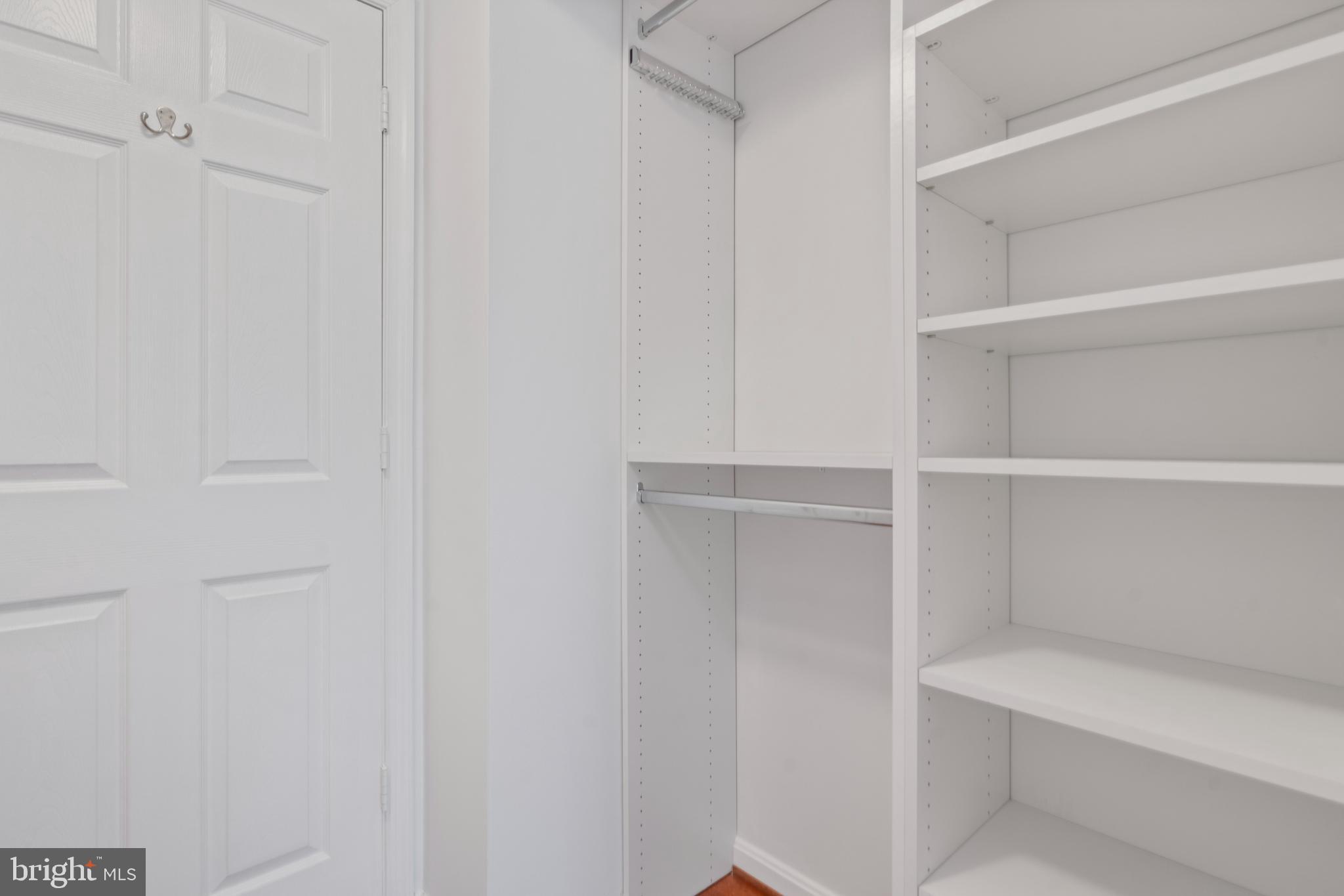 LEXINGTON SQUARE - Residential