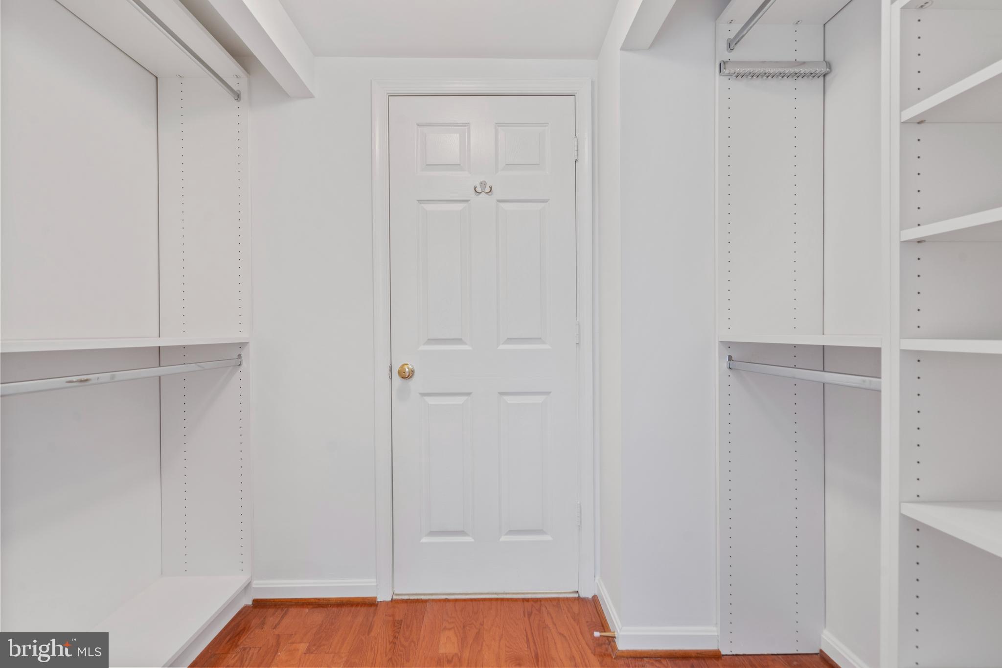 LEXINGTON SQUARE - Residential