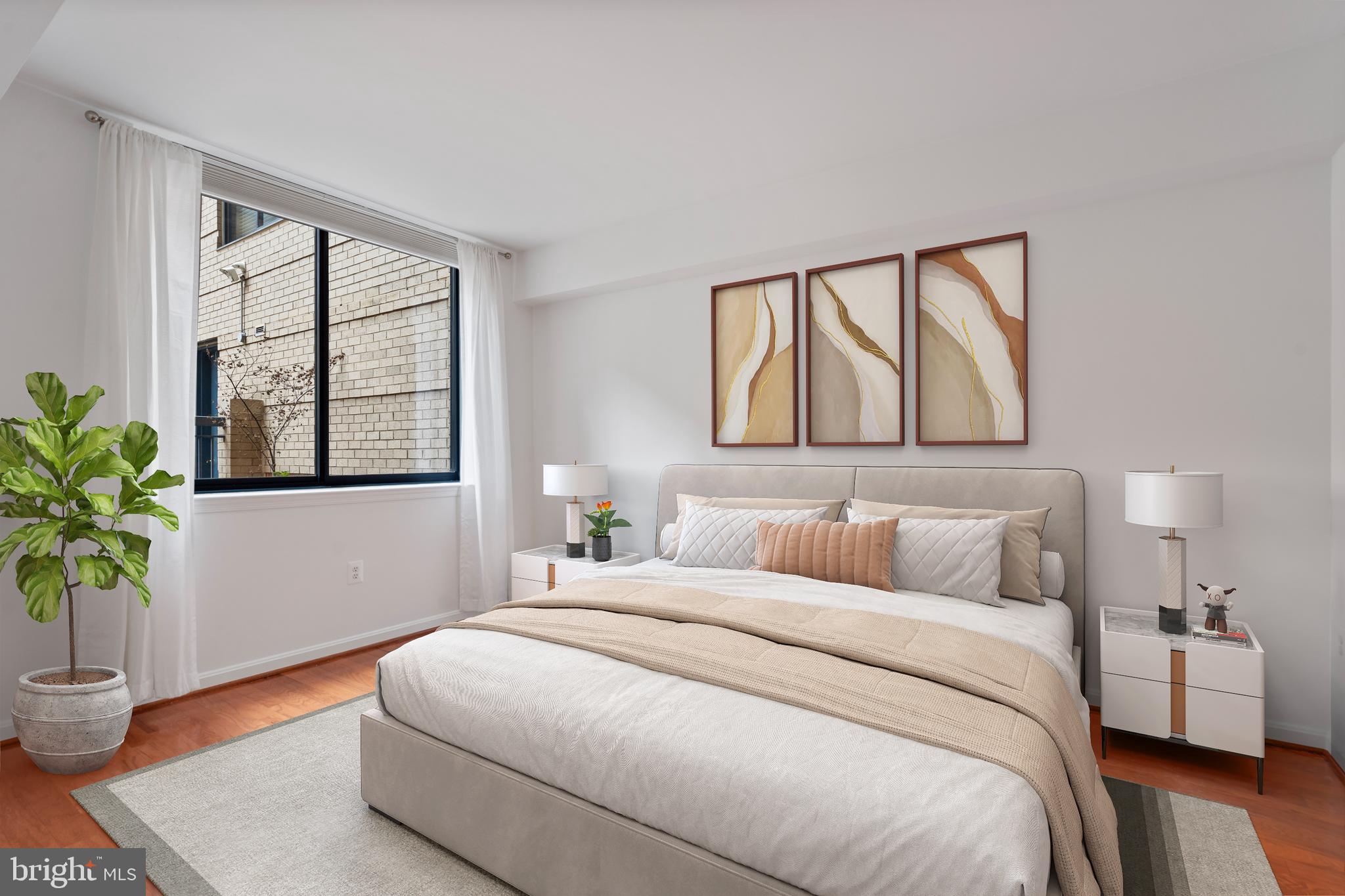 LEXINGTON SQUARE - Residential