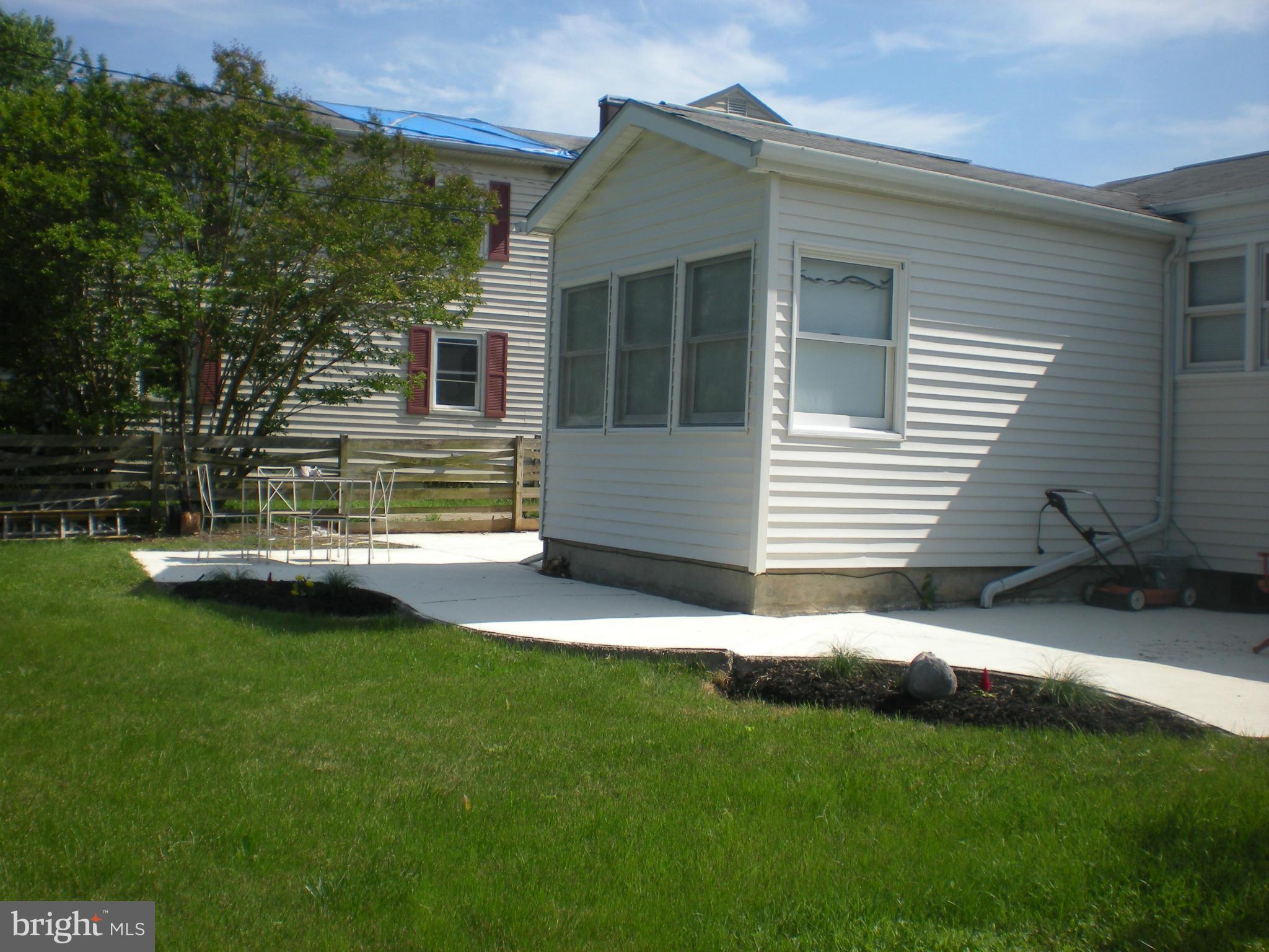 CRESTWOOD - Residential