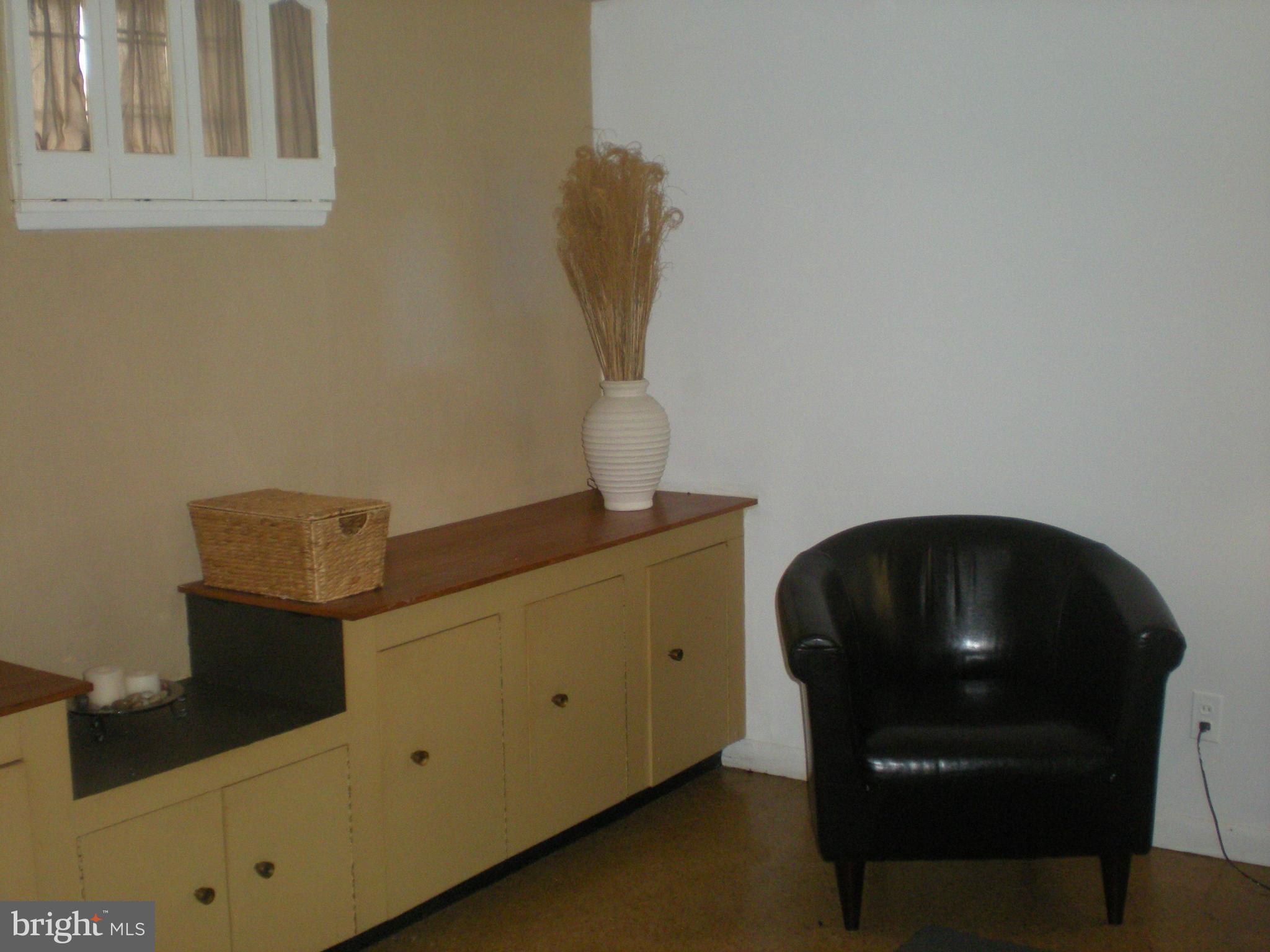 CRESTWOOD - Residential