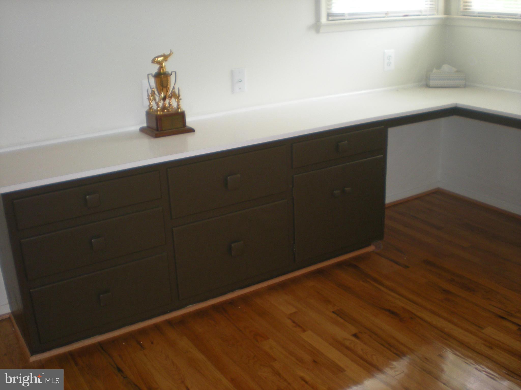 CRESTWOOD - Residential