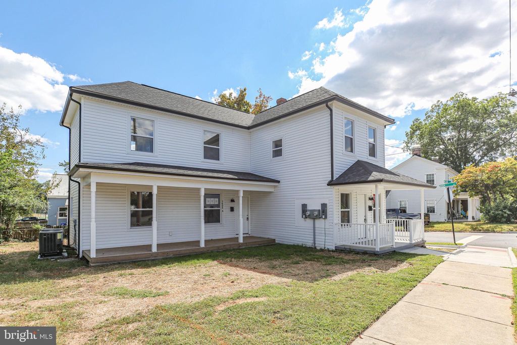 Photo of 1424 William Street #A, FREDERICKSBURG, VA 22401 (MLS # VAFB2009200)