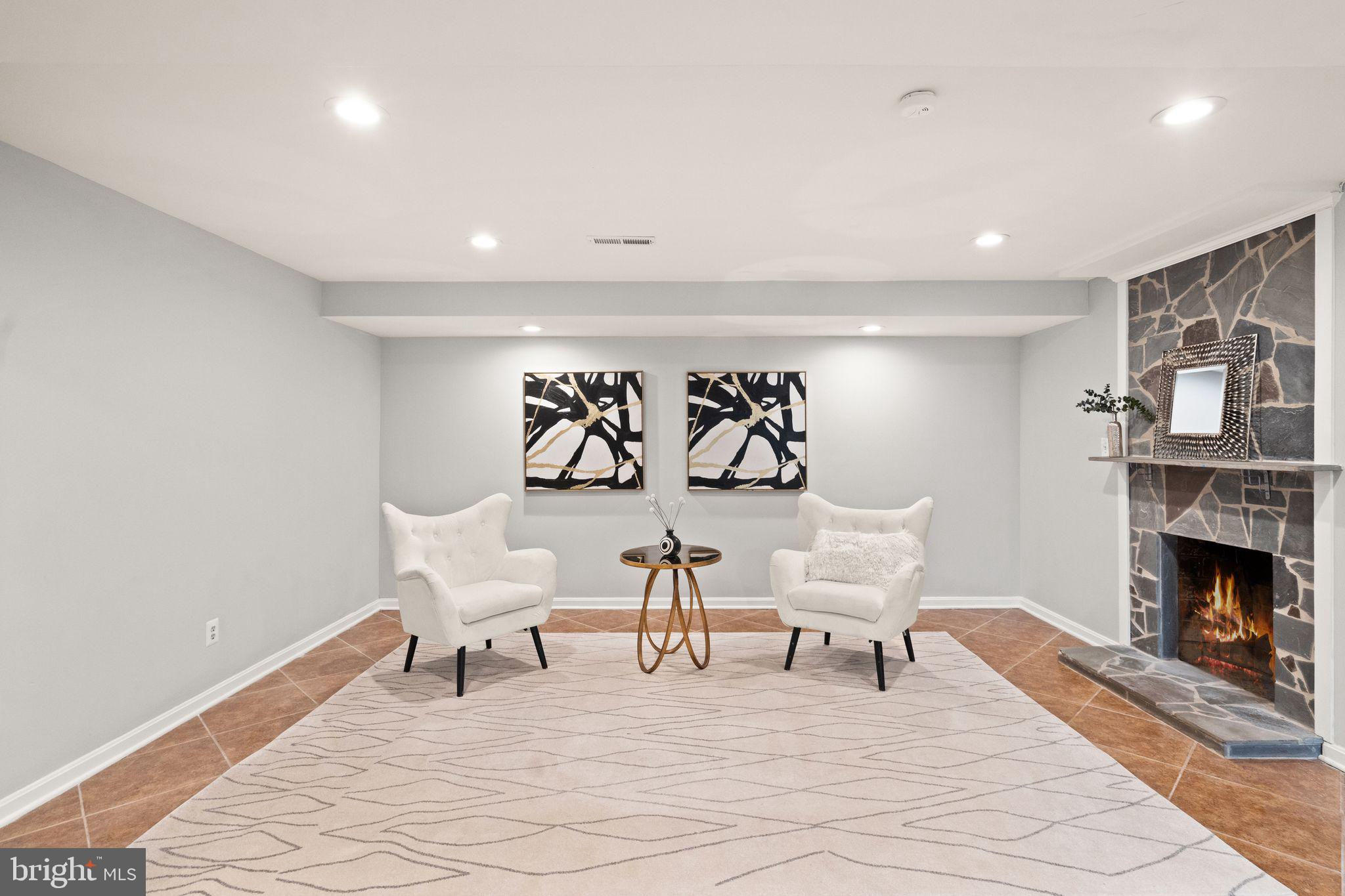 GRASS RIDGE - Residential