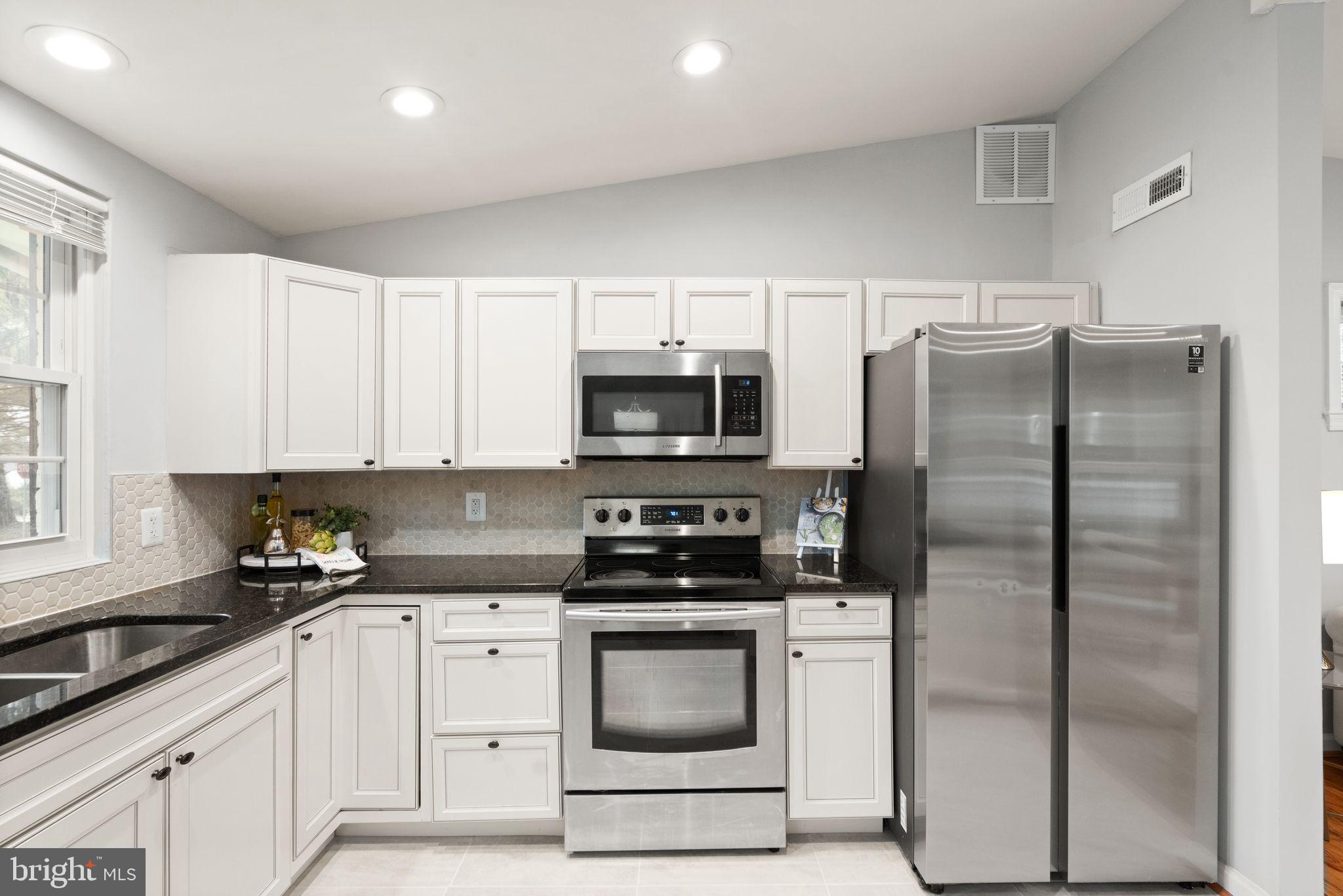 GRASS RIDGE - Residential