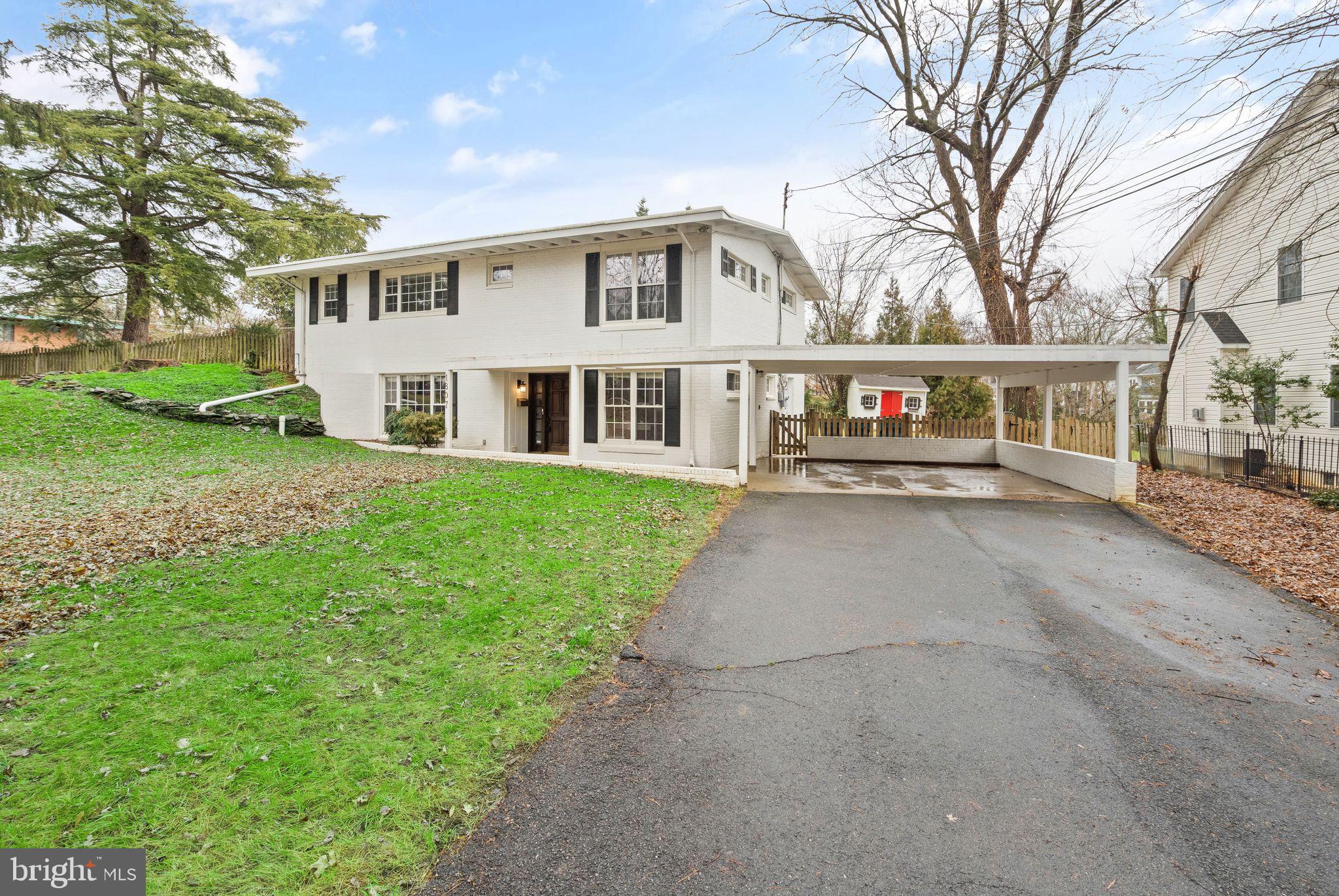 GRASS RIDGE - Residential