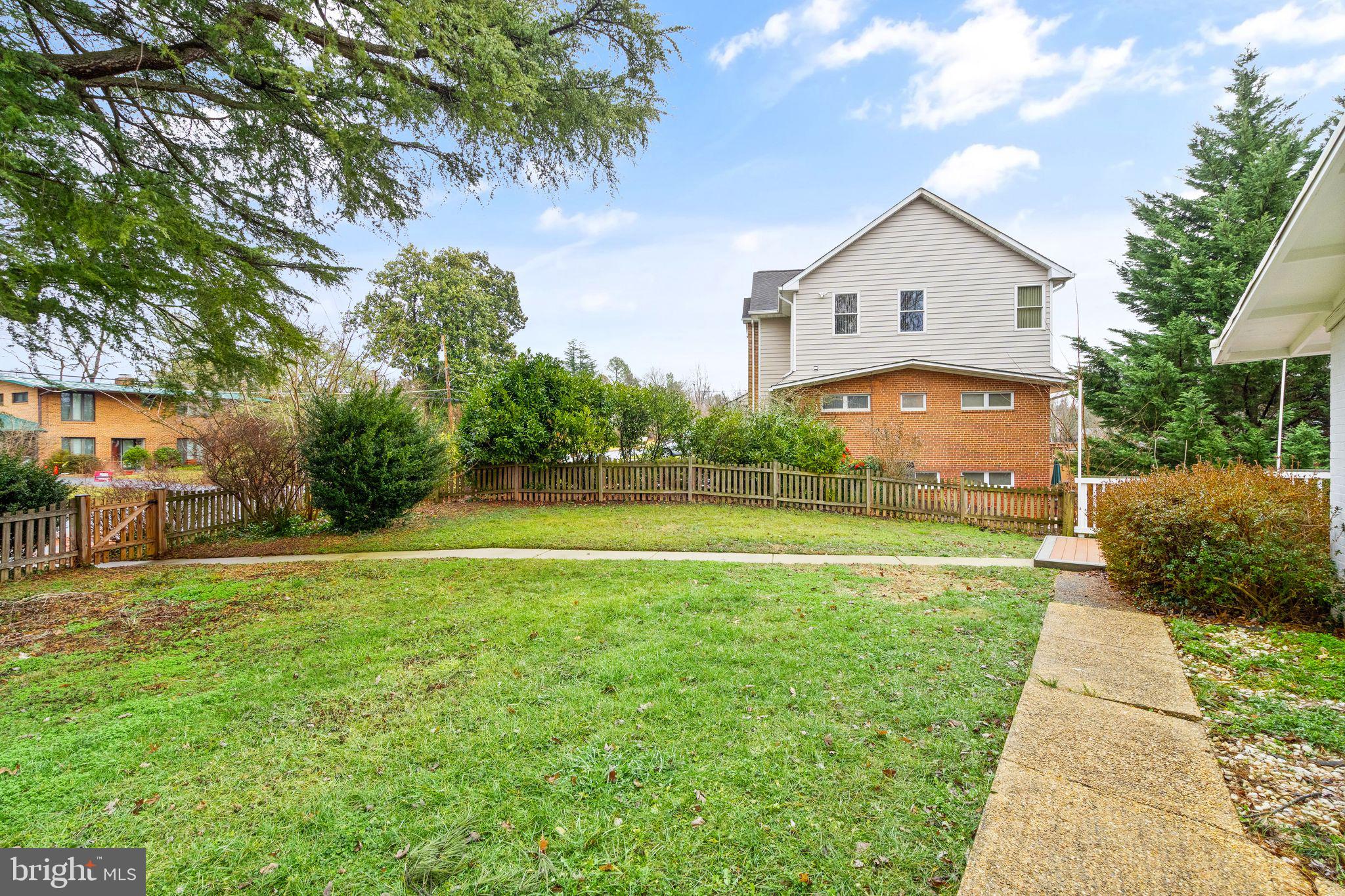 GRASS RIDGE - Residential