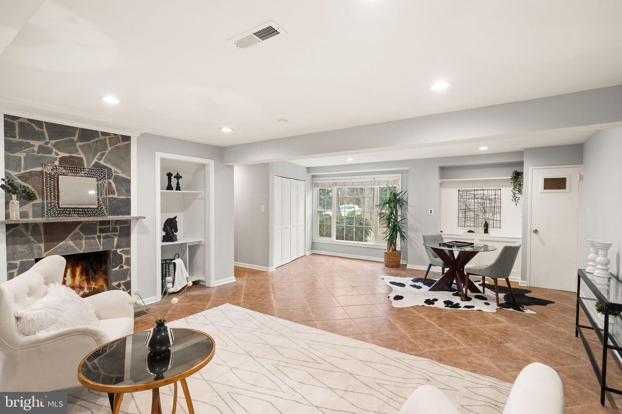 GRASS RIDGE - Residential