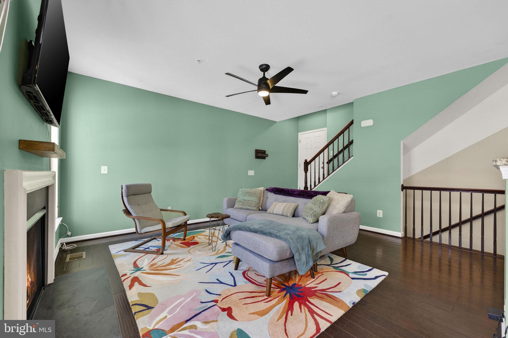 CASCADES PLACE CONDOMINIUM - Residential