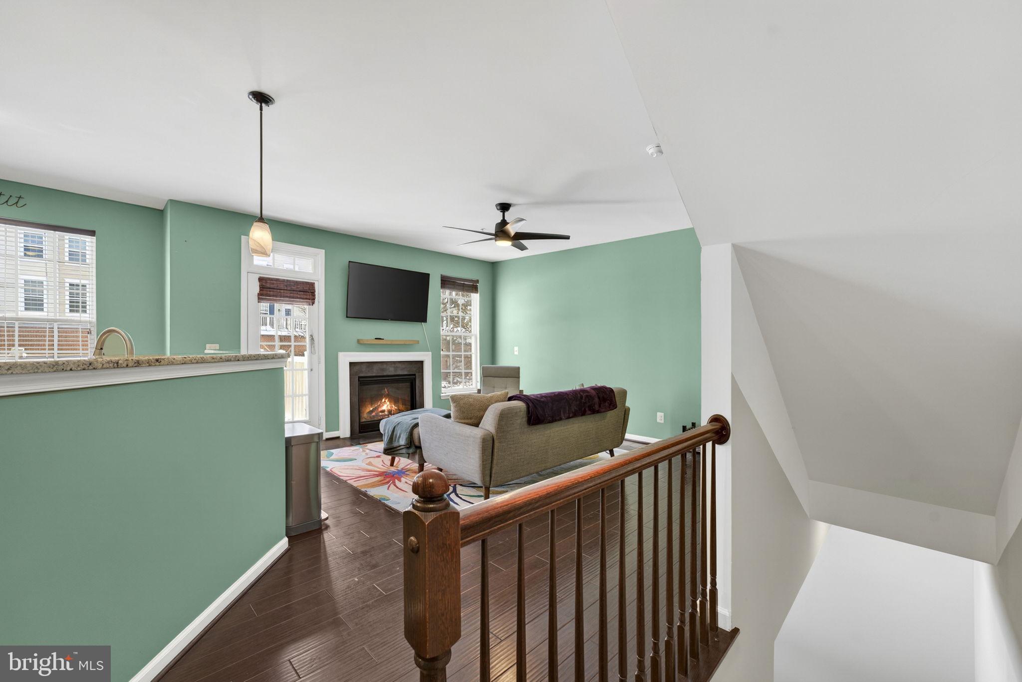 CASCADES PLACE CONDOMINIUM - Residential