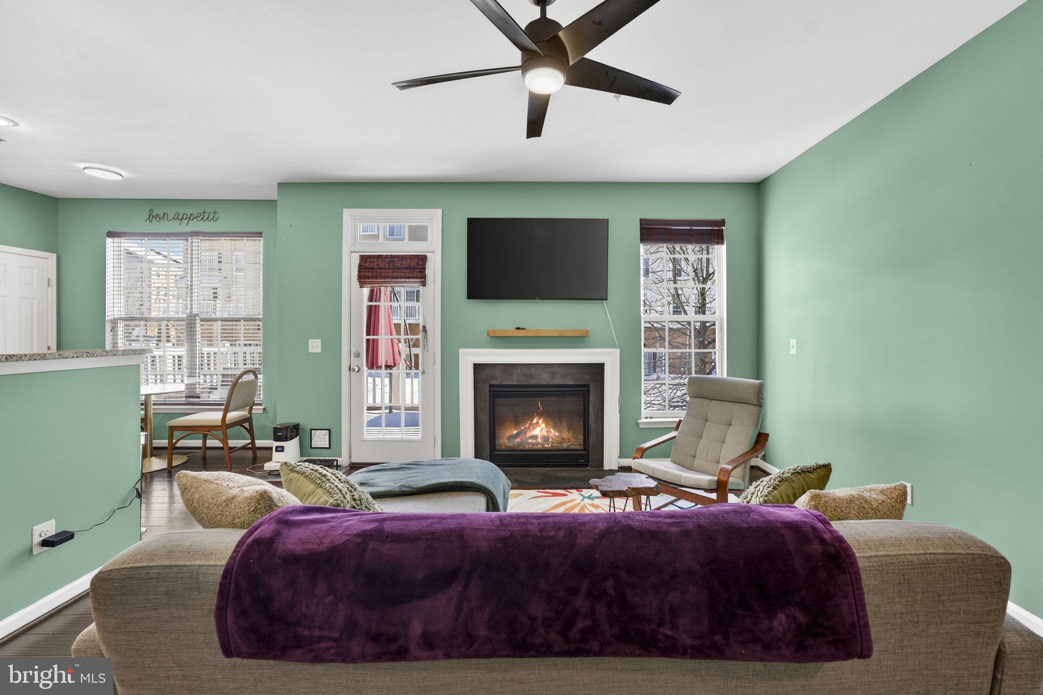 CASCADES PLACE CONDOMINIUM - Residential