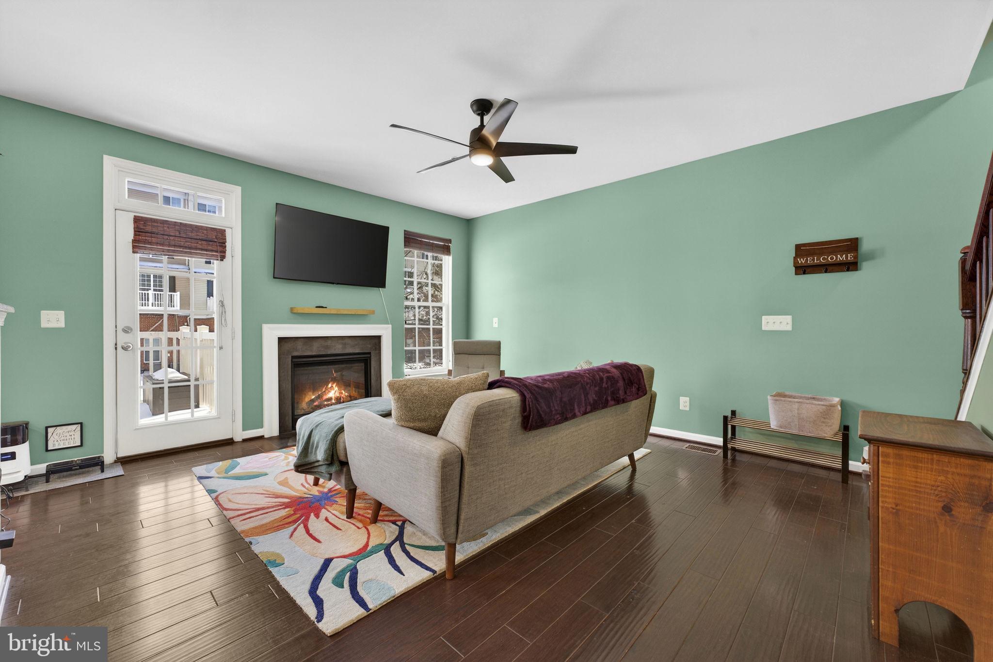 CASCADES PLACE CONDOMINIUM - Residential